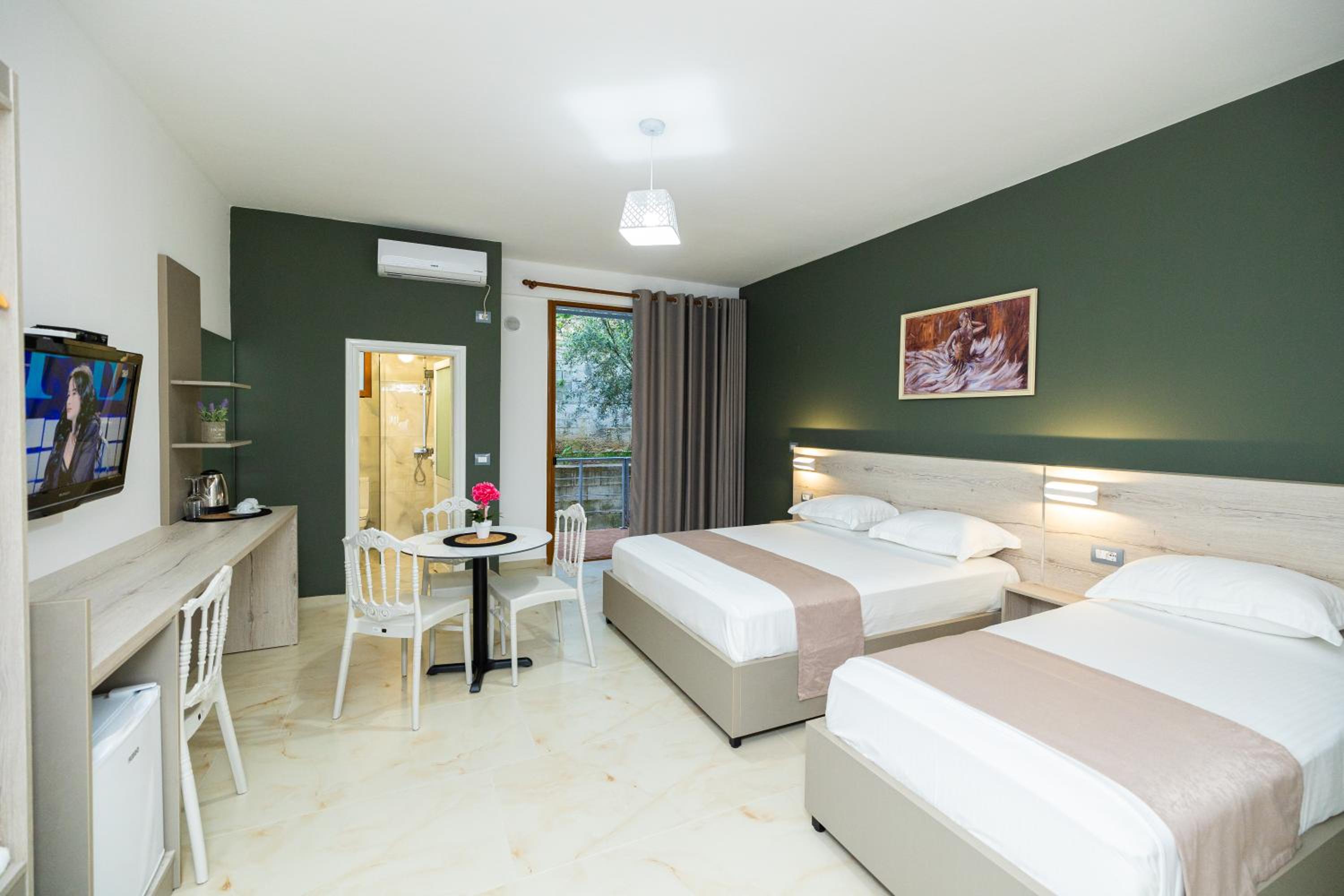 Suite with Garden View