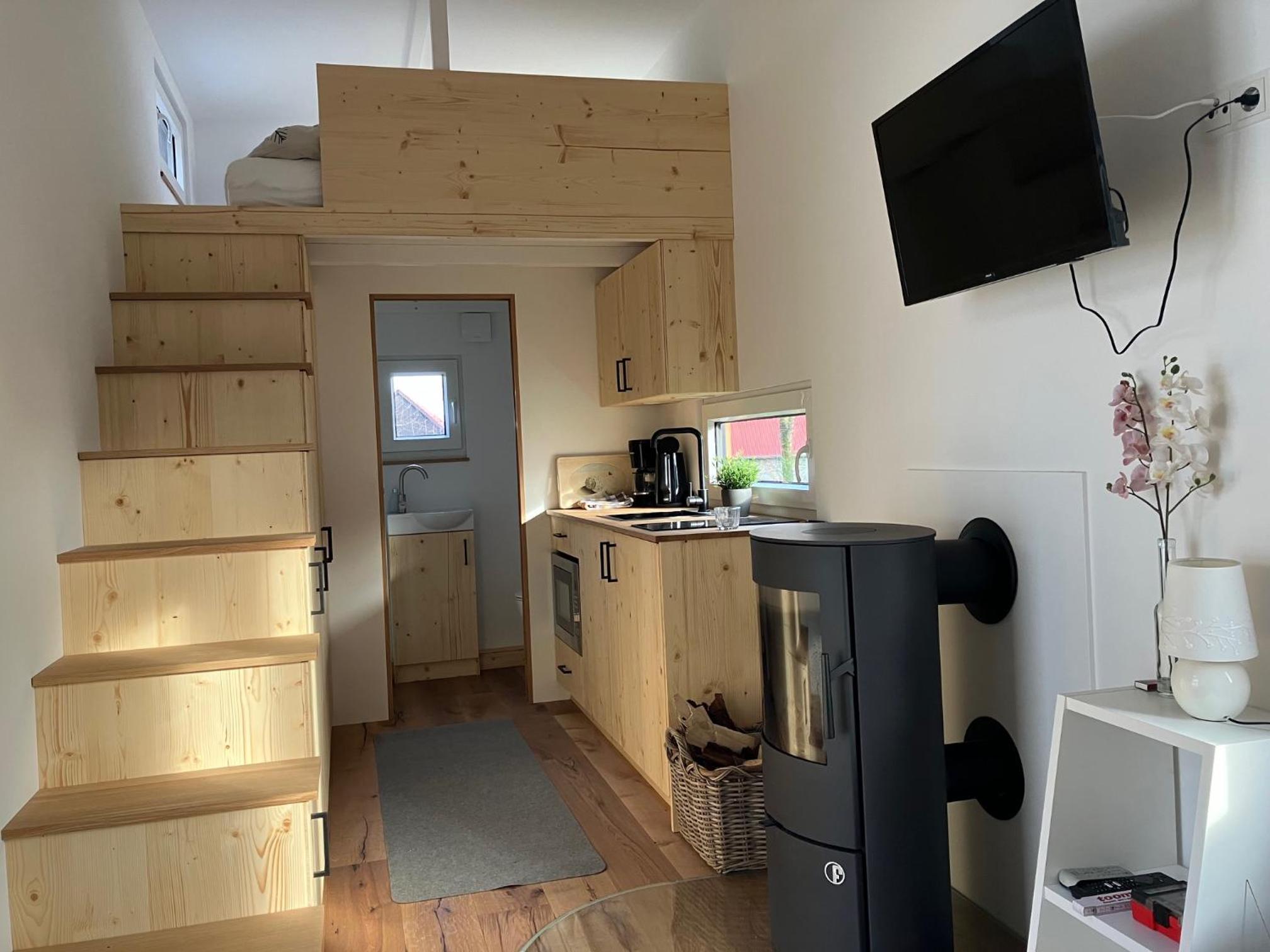 One-Bedroom Apartment photo 2