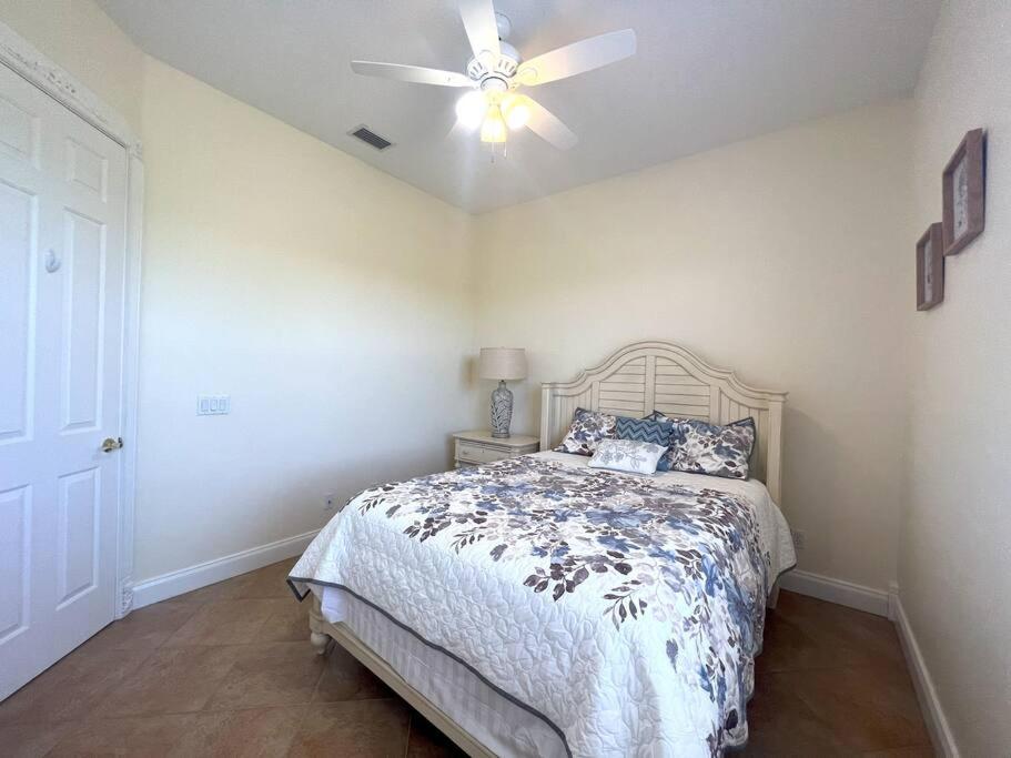 Three-Bedroom House photo 1