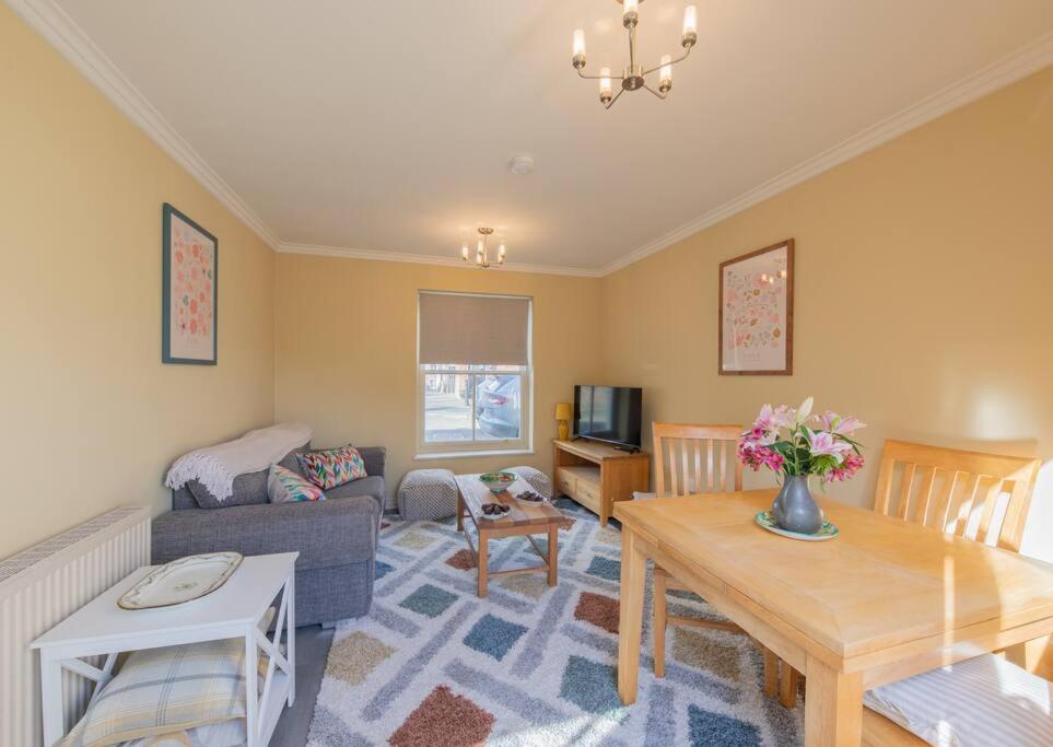 Two-Bedroom House photo 3