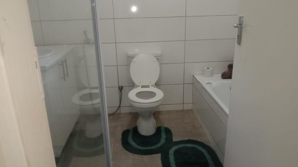 Family Room with Bathroom photo 3