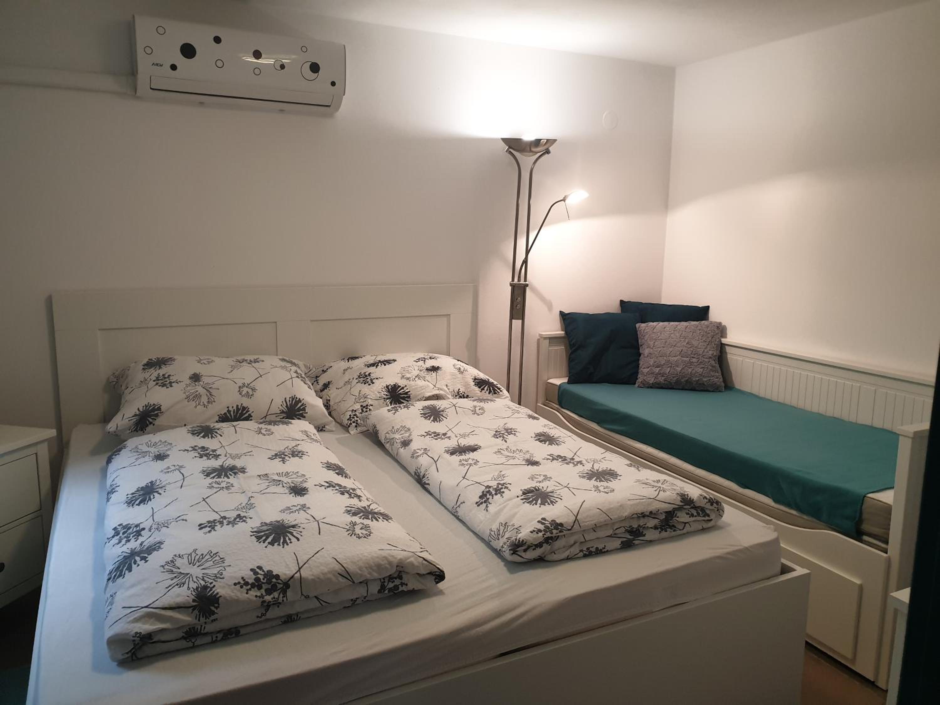 One-Bedroom Apartment with Garden photo 1