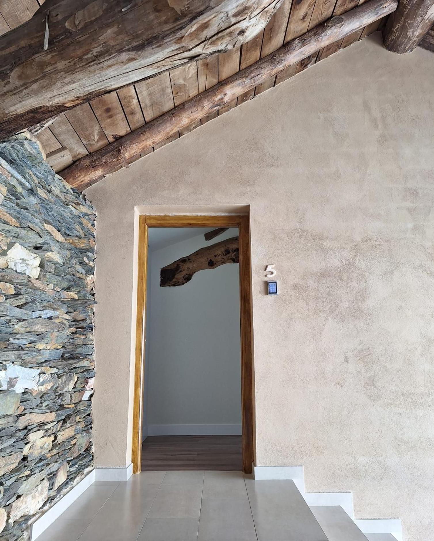 Twin Room with Private Bathroom - Photo 3