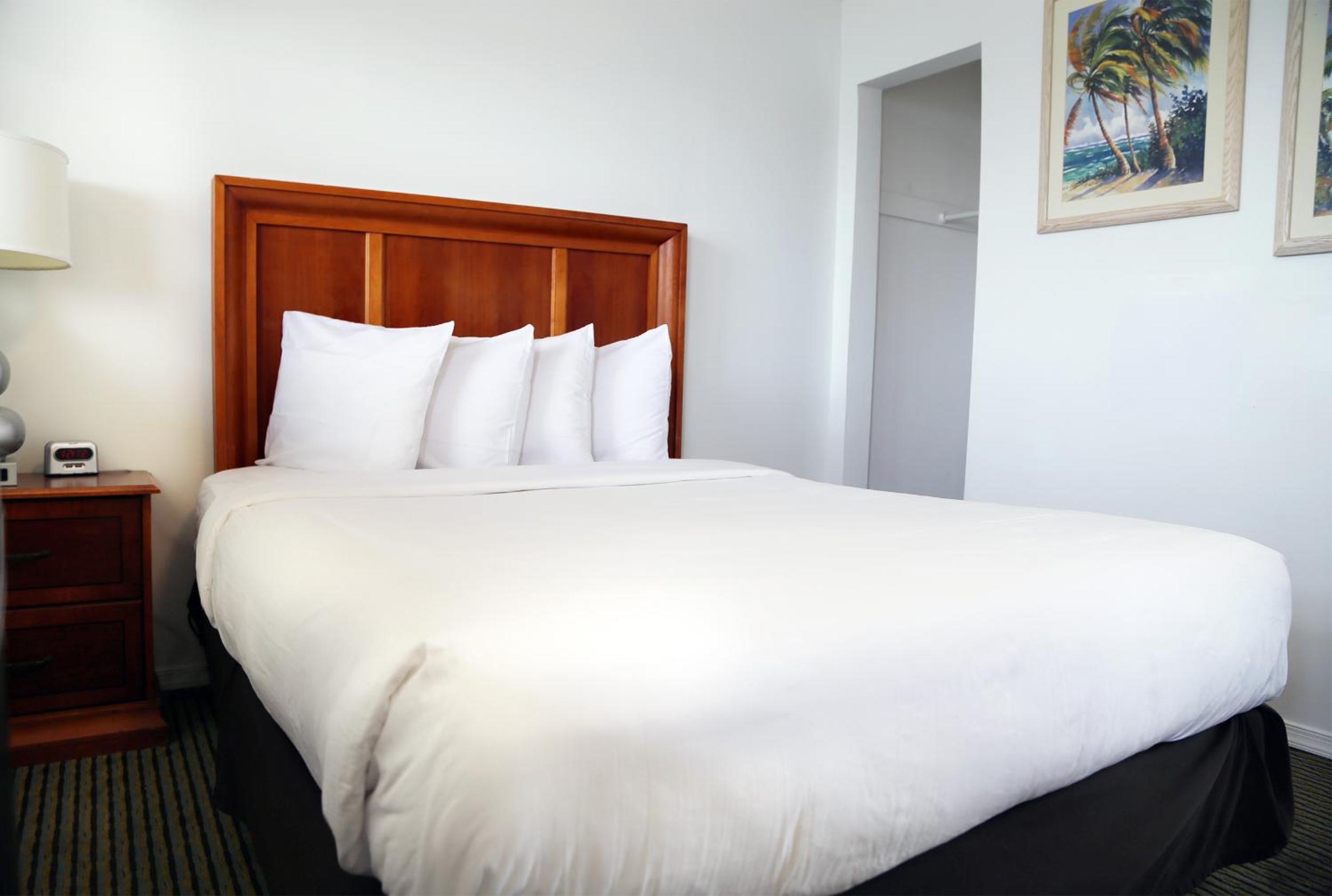 Cozy Room One Queen Bed, Bay View photo 3