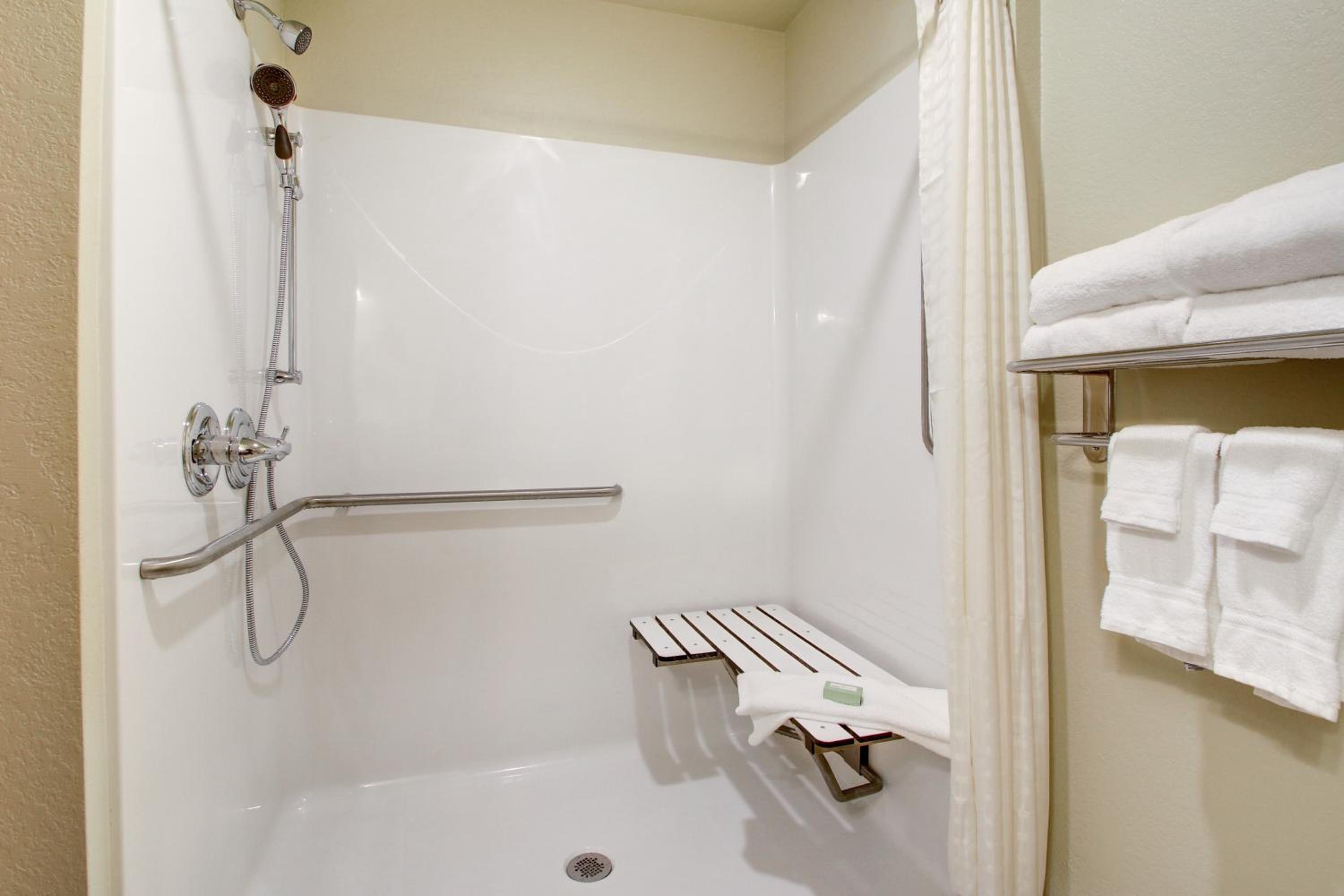 King Room - Disability Access photo 3