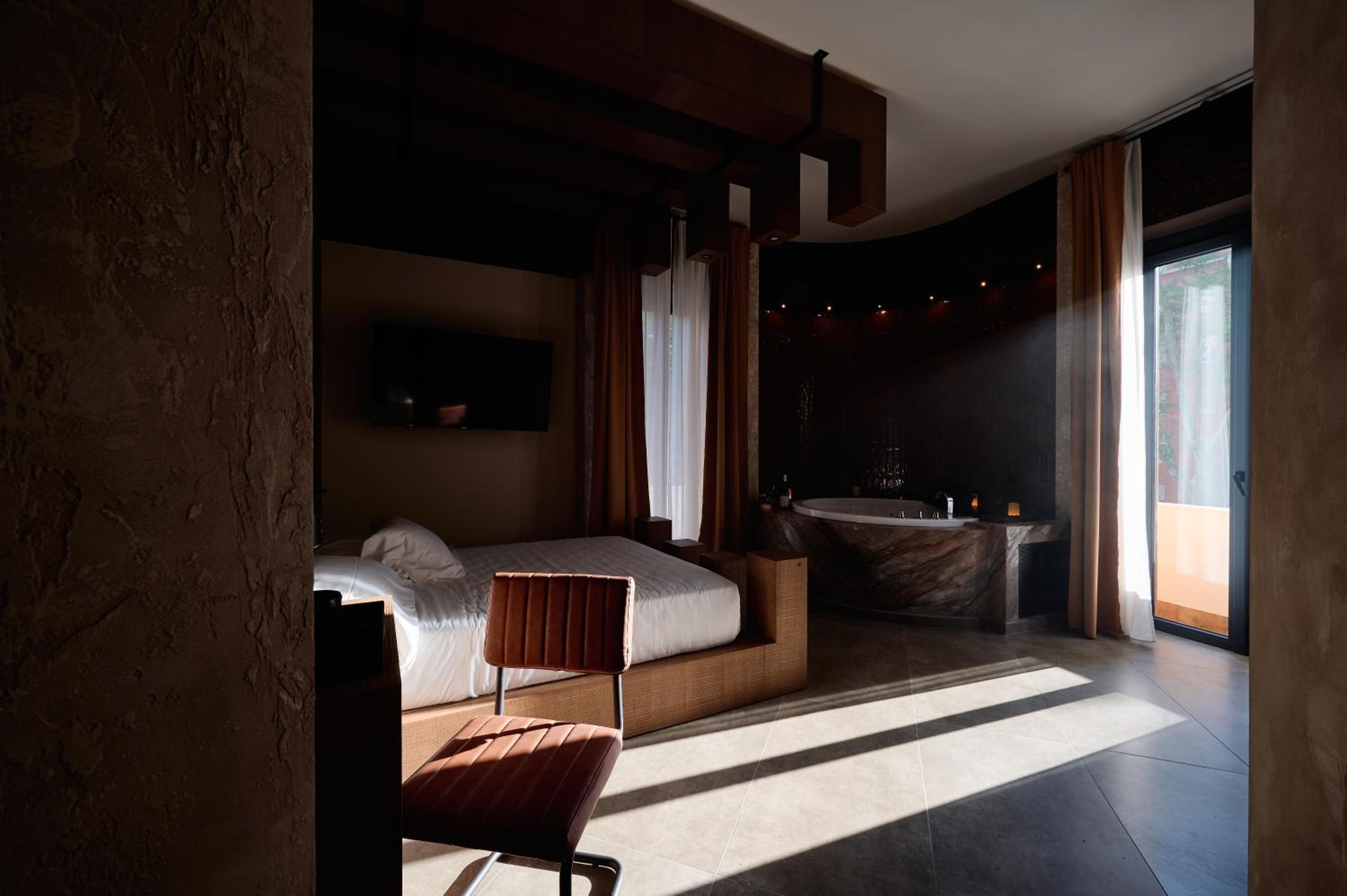 Deluxe Double Room with Bath