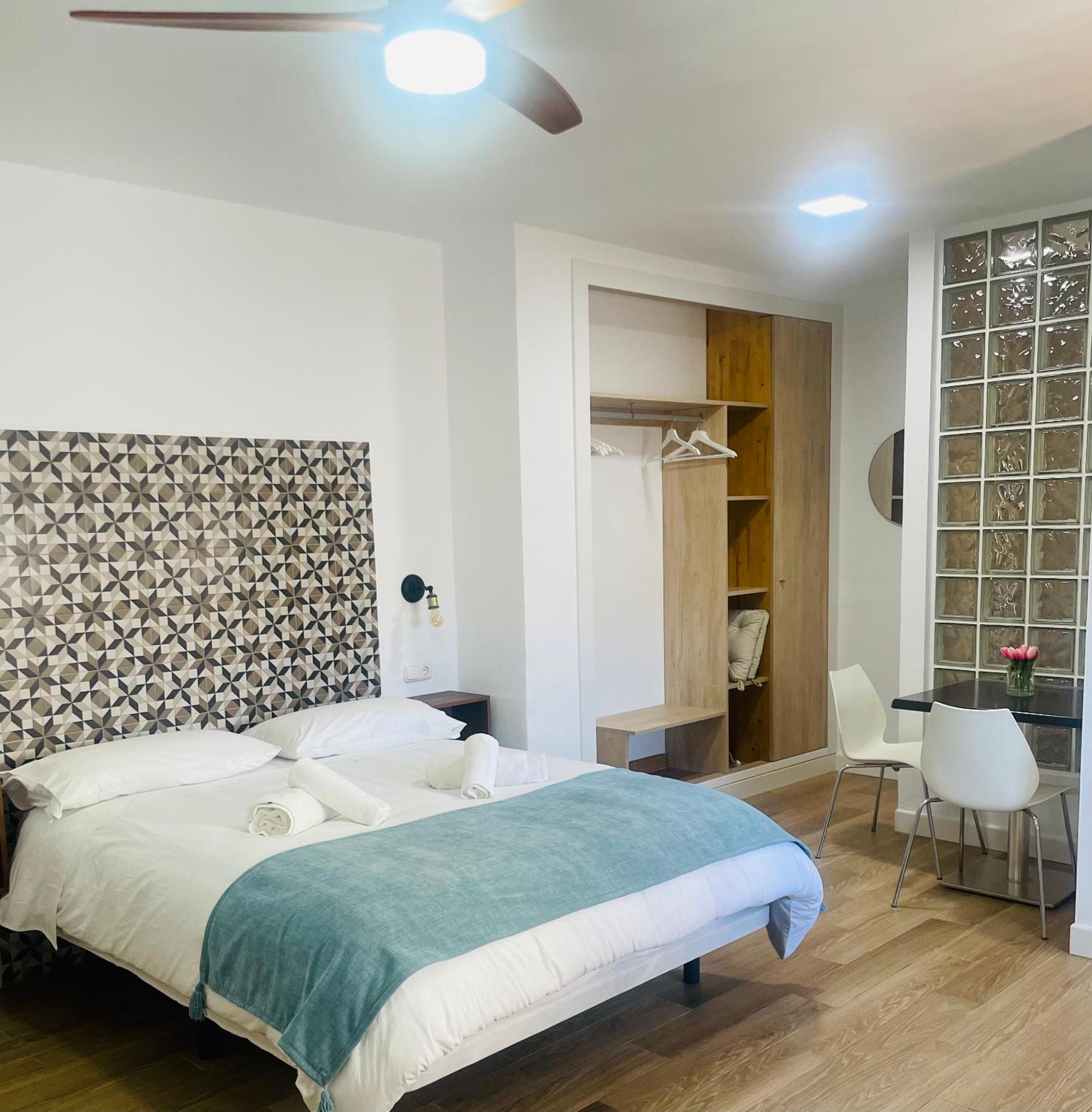 Habitación Doble con Baño Privado
