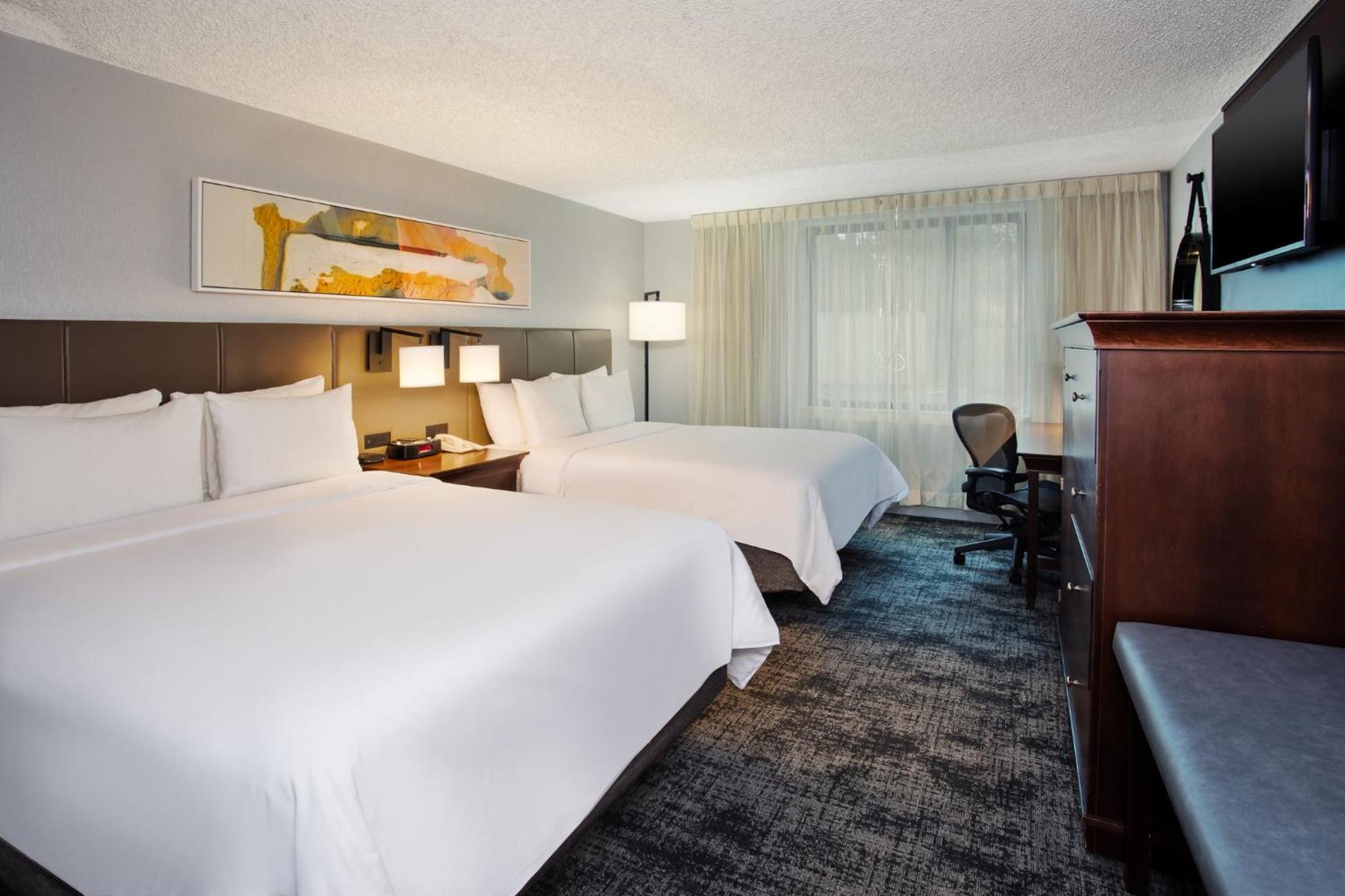 Executive Queen Room With 2 Queen Beds - Non-Smoking