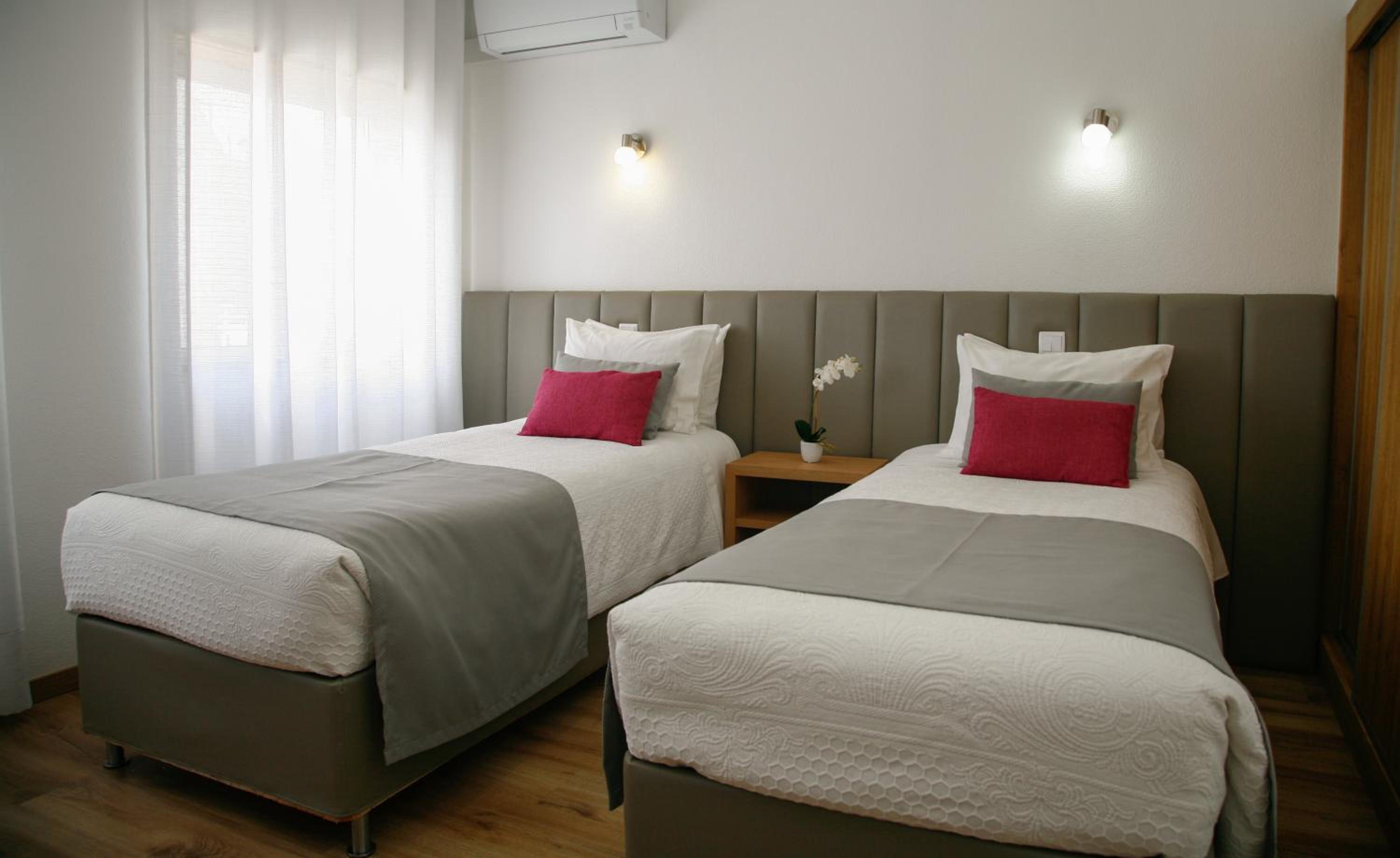 Twin Room - Photo 5