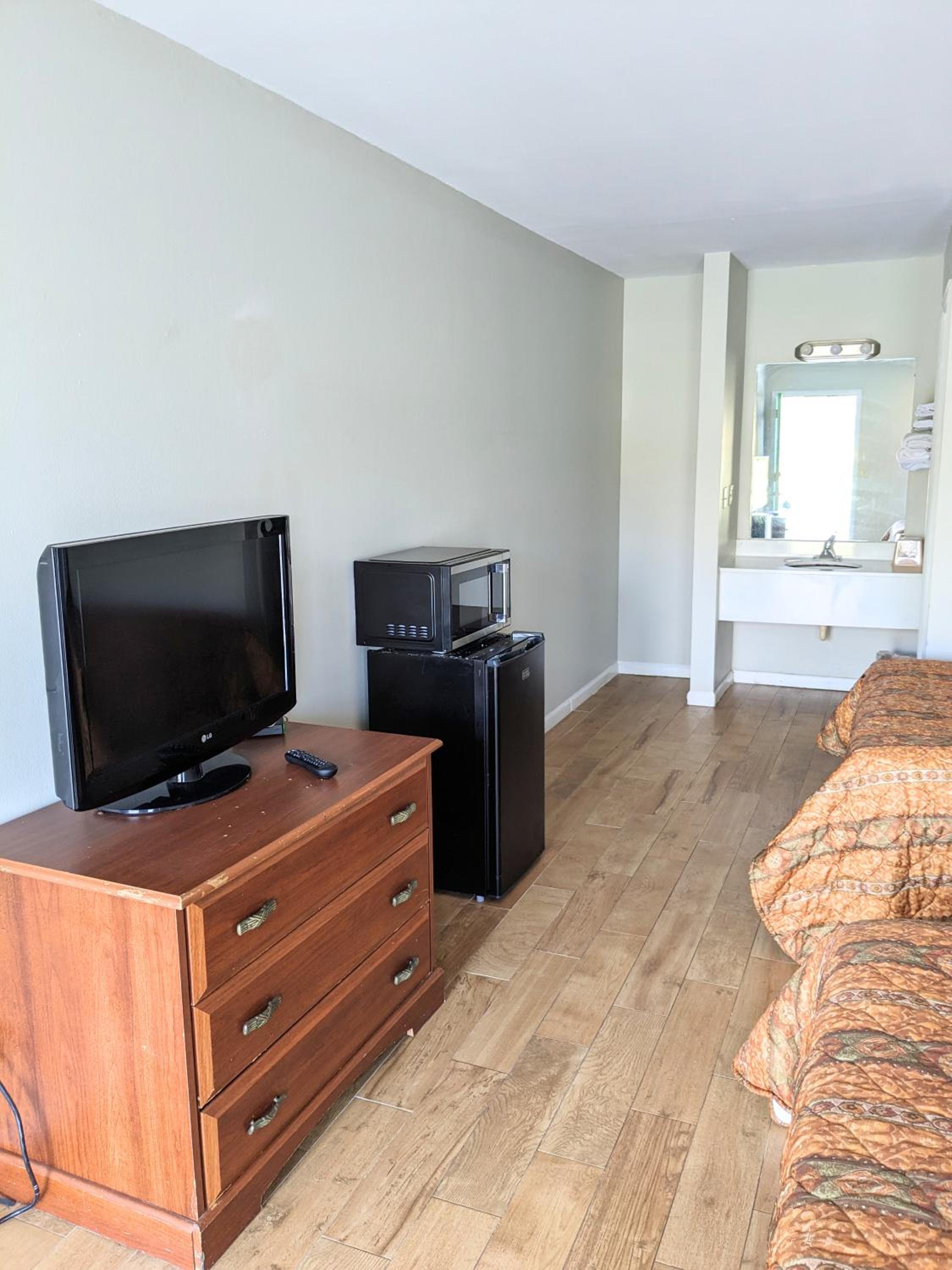 Standard Queen Room photo 2