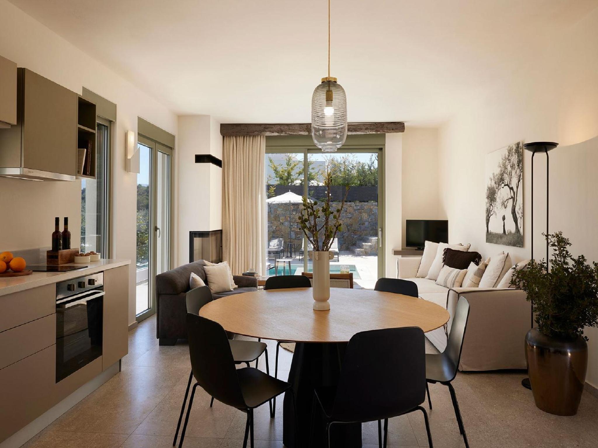 Four-Bedroom Villa photo 1