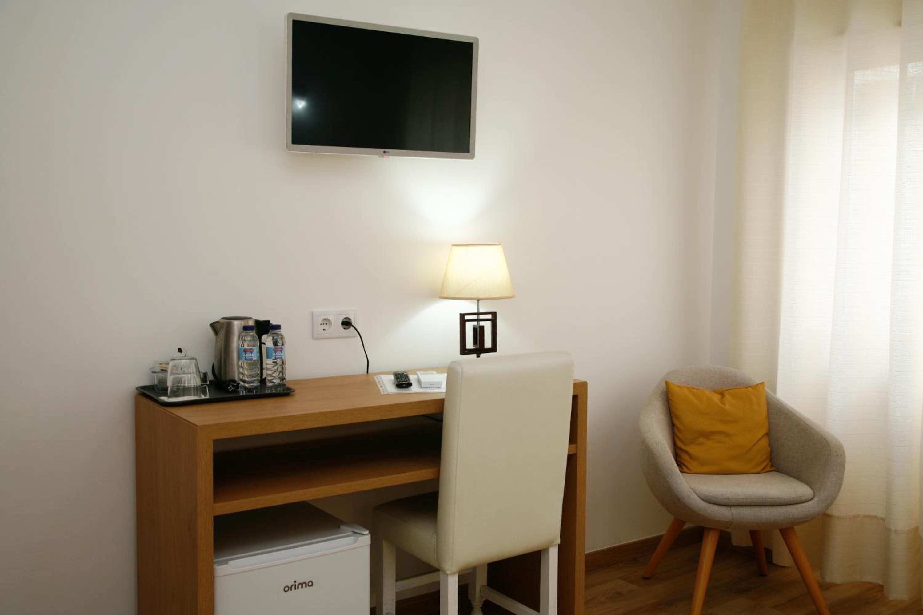Double Room - Photo 2