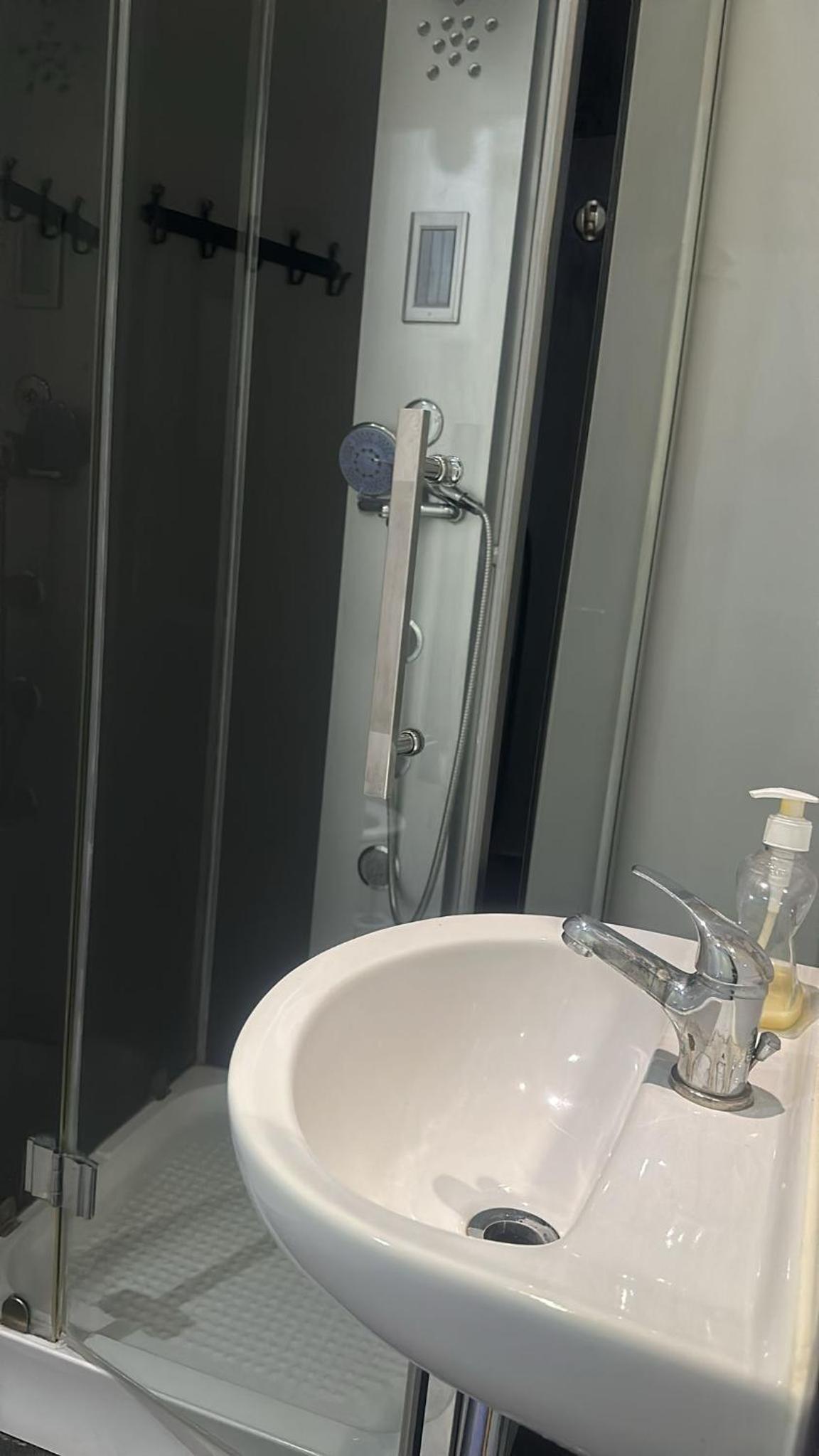 Basic Triple Room with Shared Bathroom photo 2