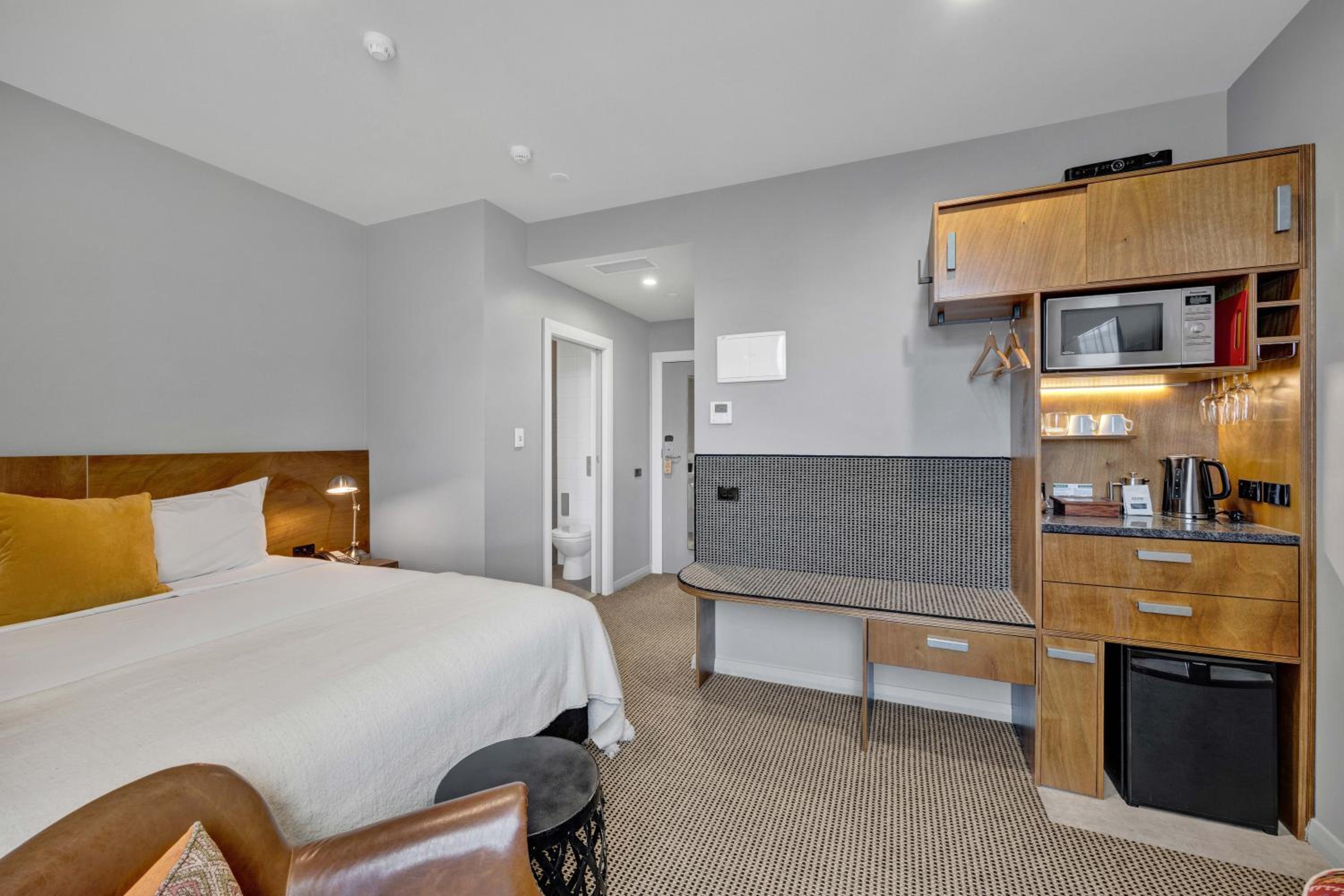Business Suite thumbnail 6