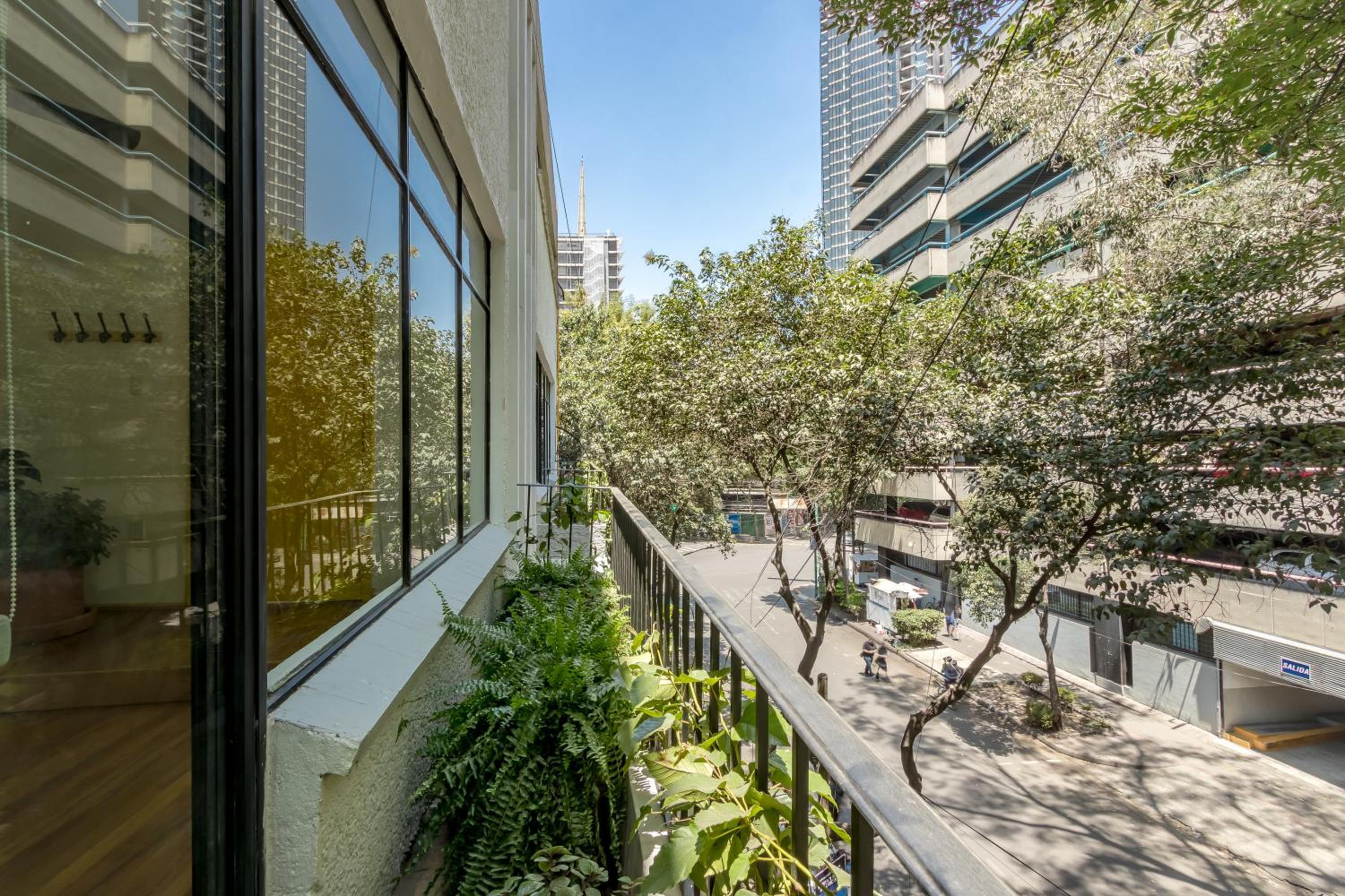 One-Bedroom Apartment with Balcony and City View photo 3