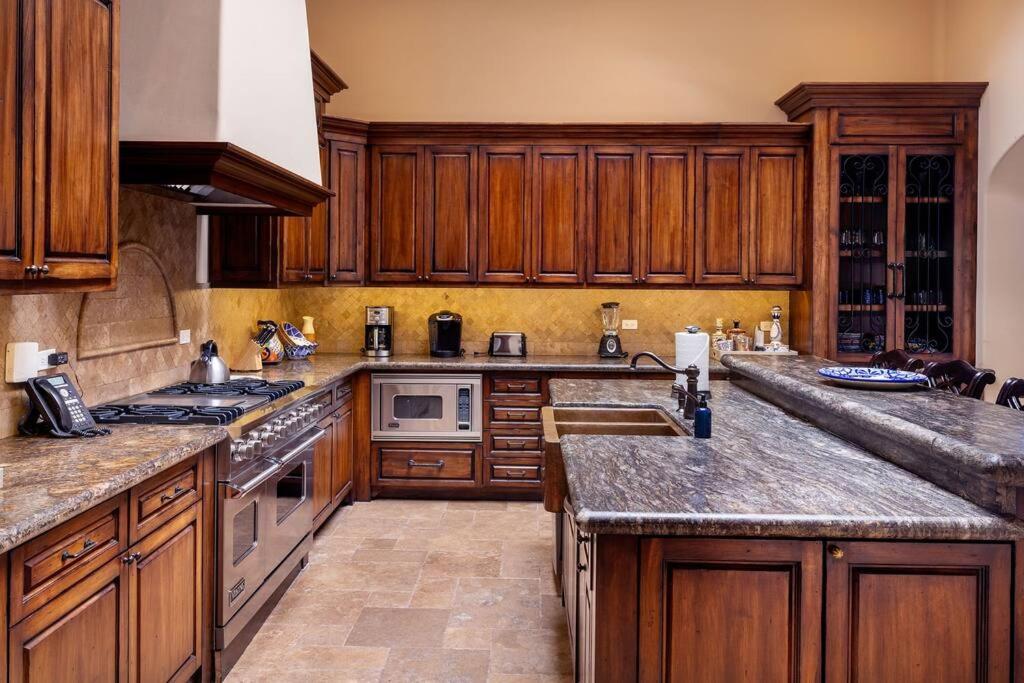 Villa photo 3