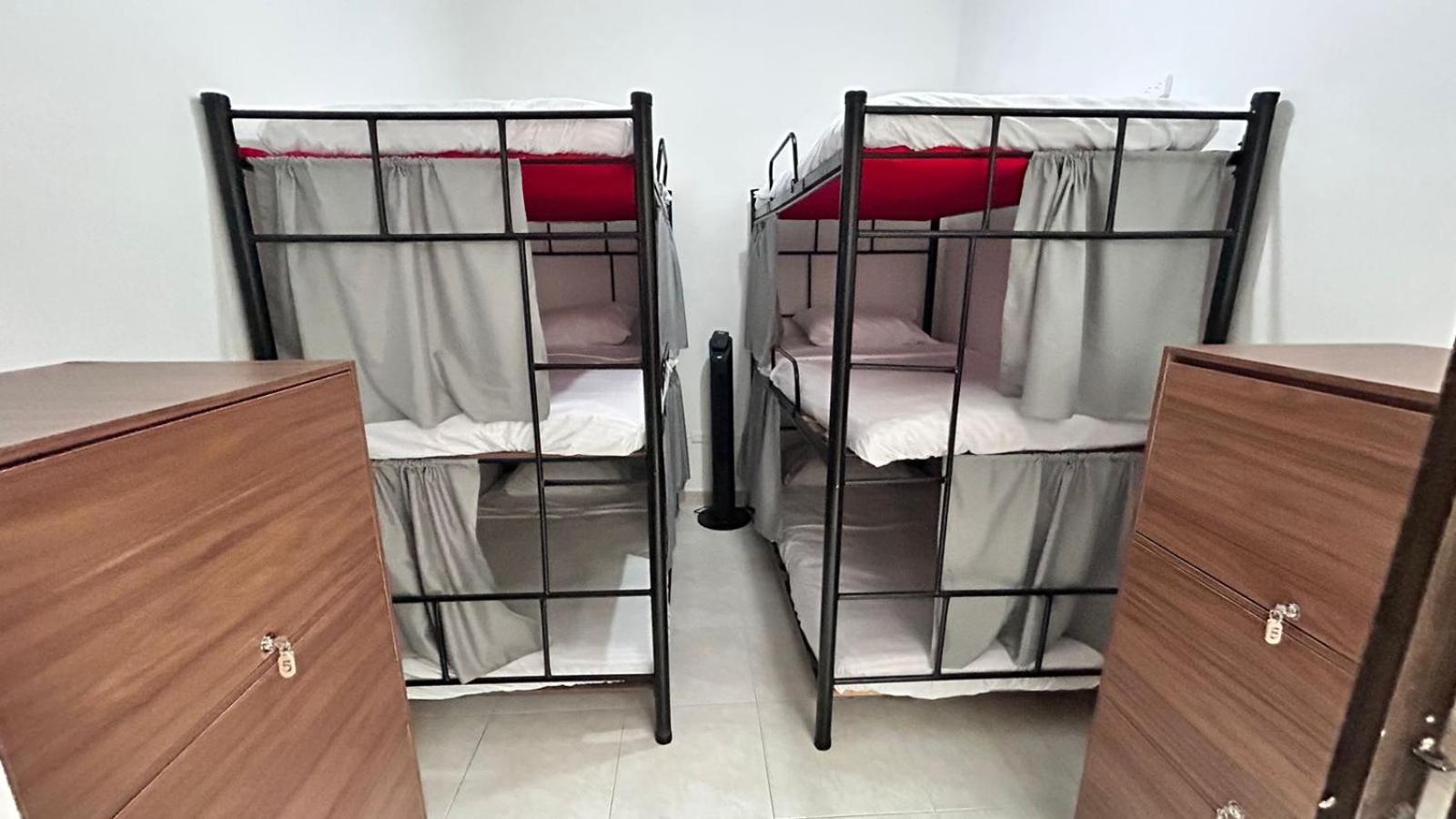 6-Bed Mixed Dormitory Room photo 3