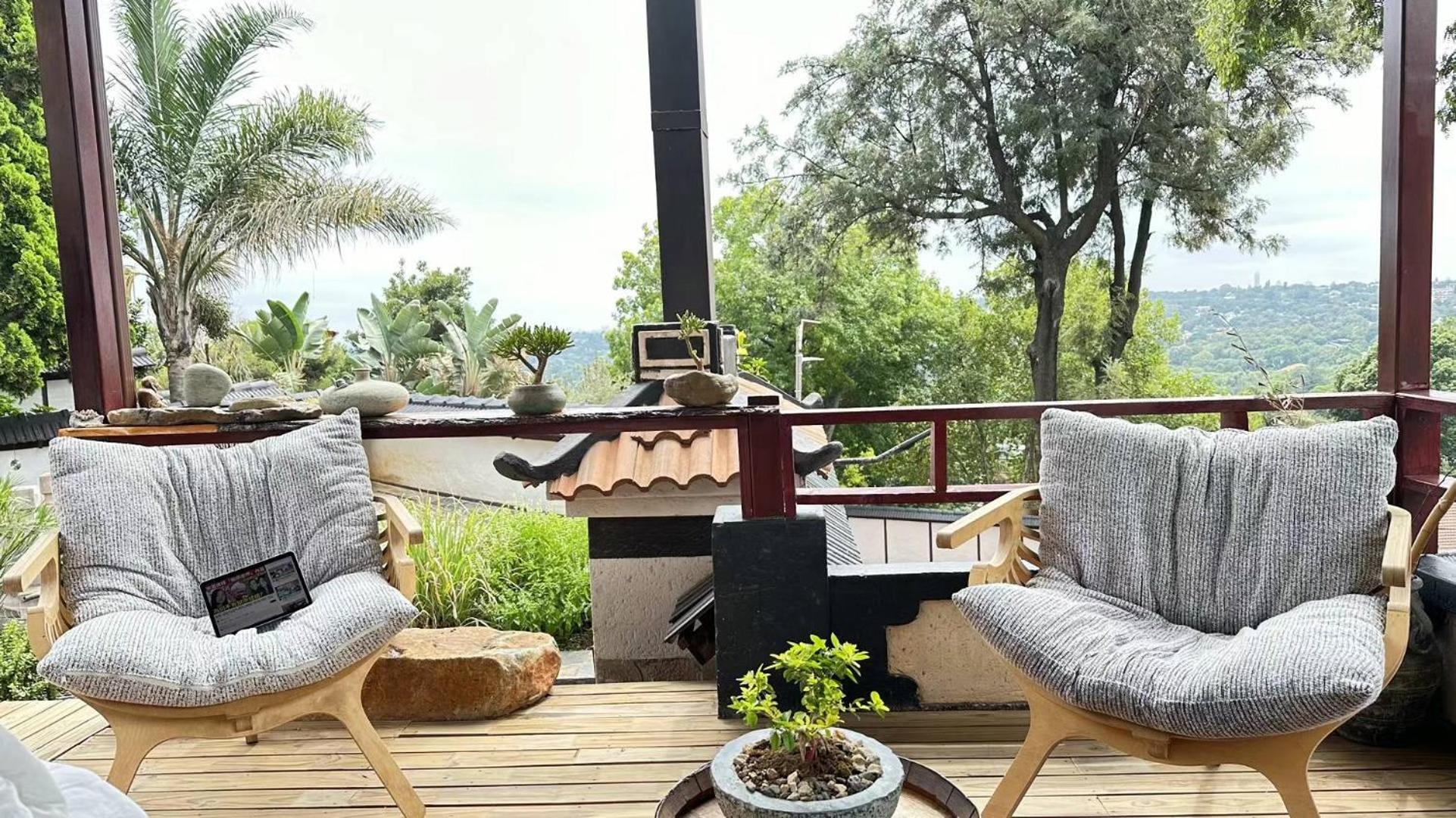 Three-Bedroom House photo 2