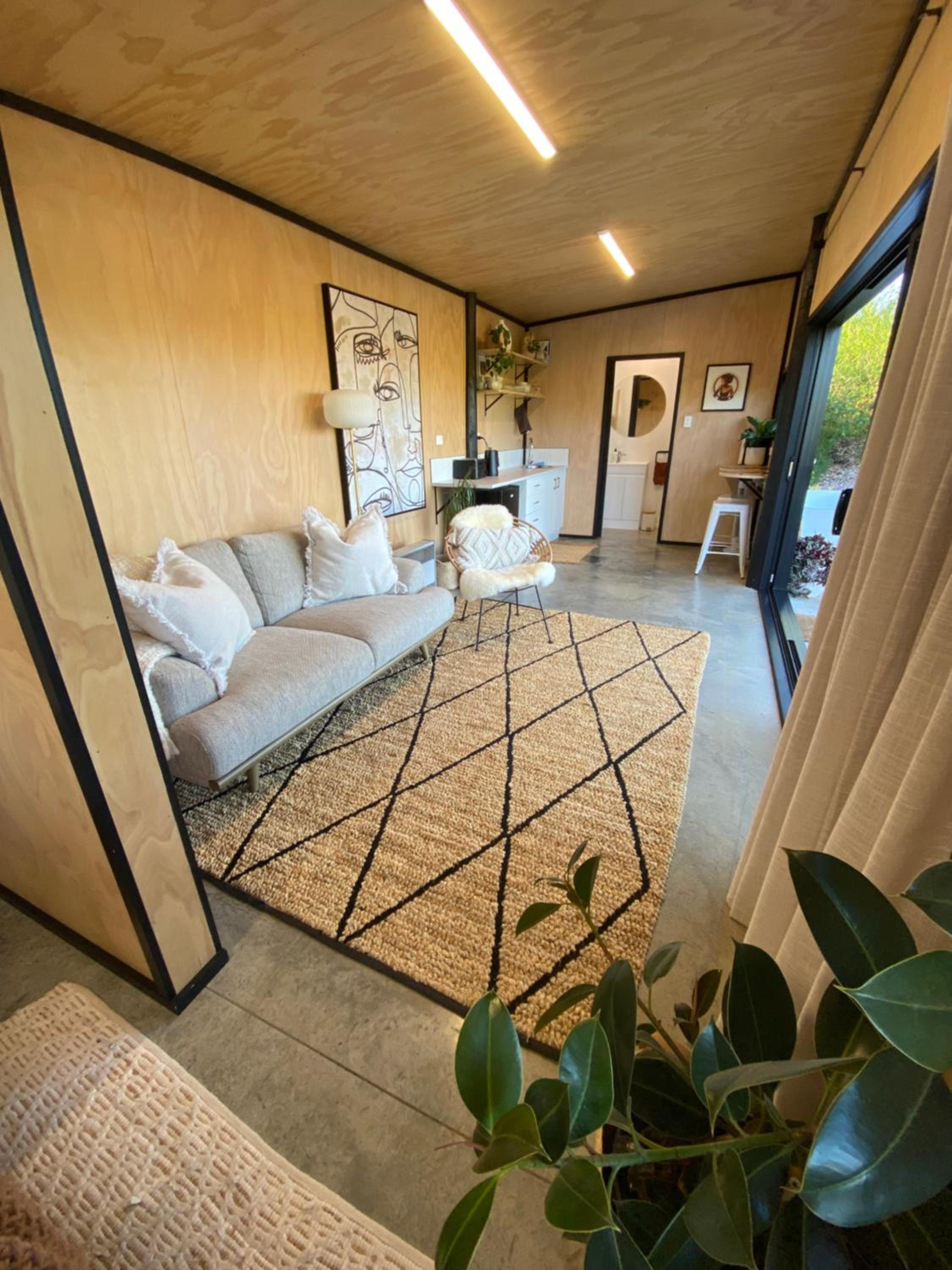 One-Bedroom House photo 2