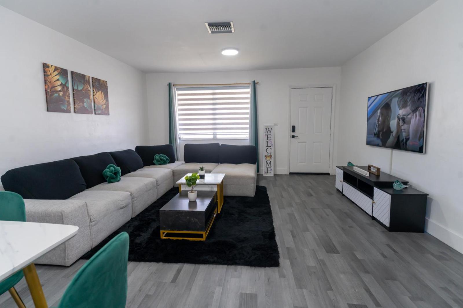 Two-Bedroom House photo 3
