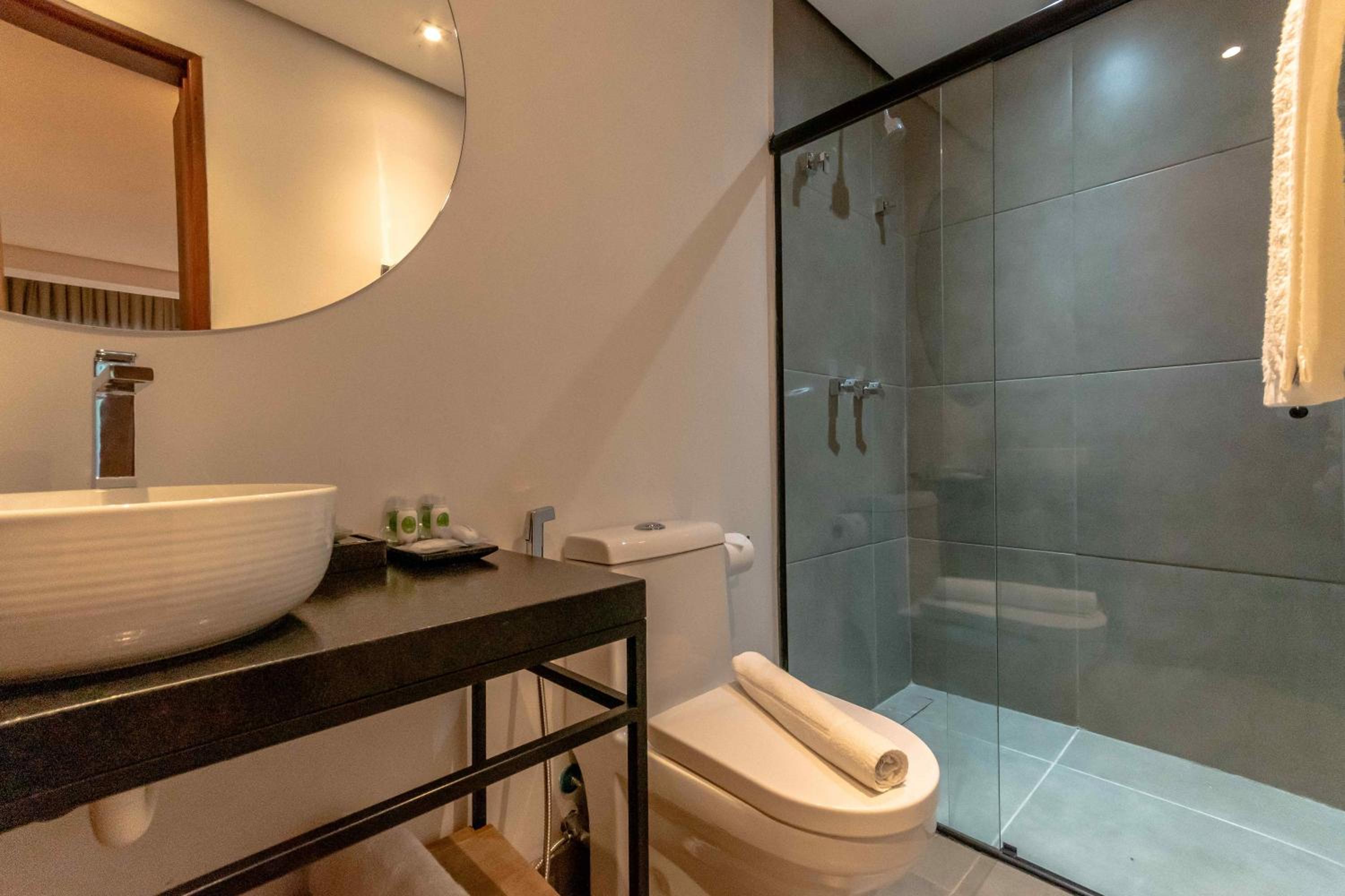 Suite with Balcony thumbnail 5