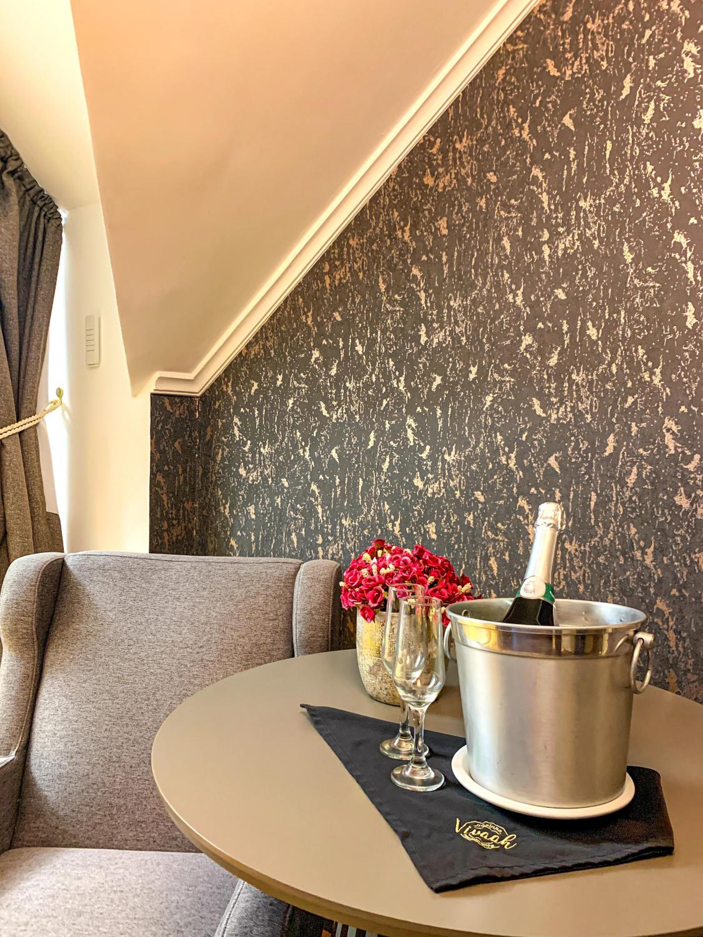 Superior King Suite photo 3