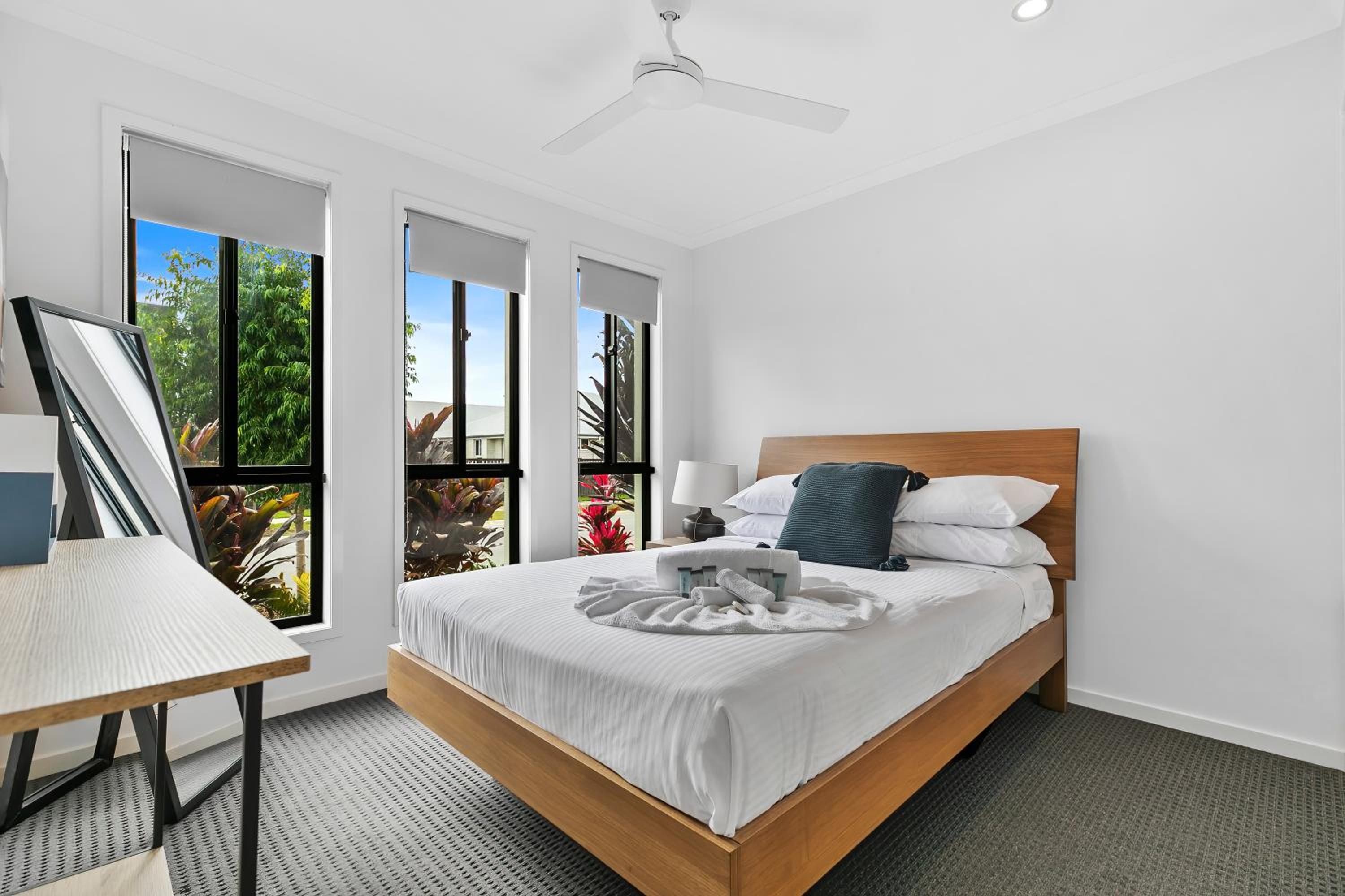 Three-Bedroom House photo 3