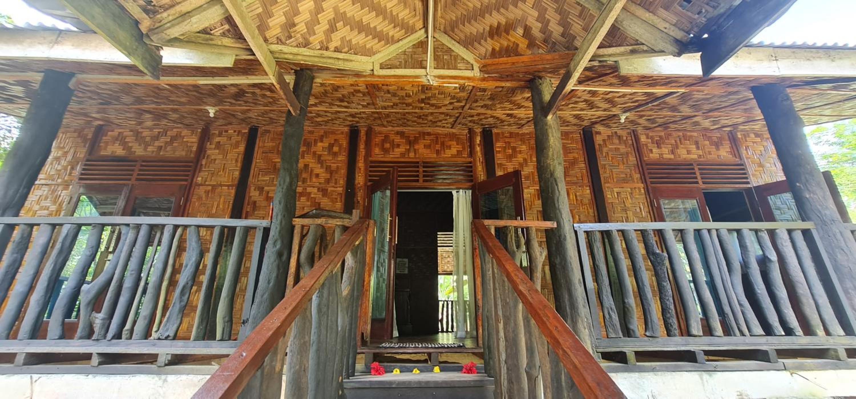 Bungalow - Water Front photo 2