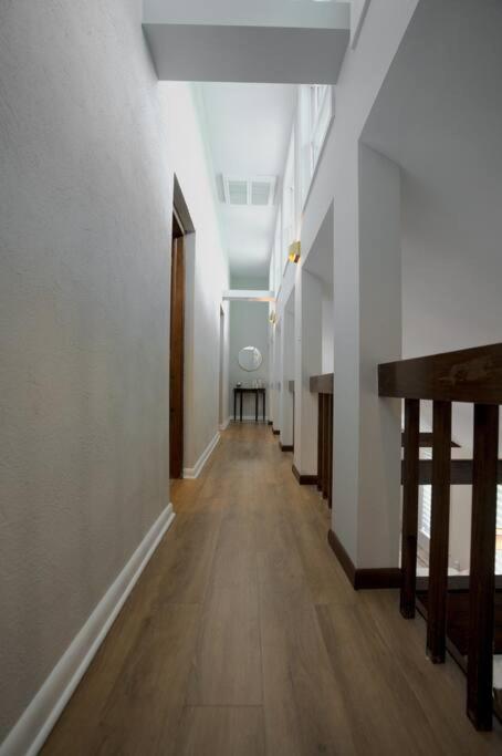 Three-Bedroom House photo 3