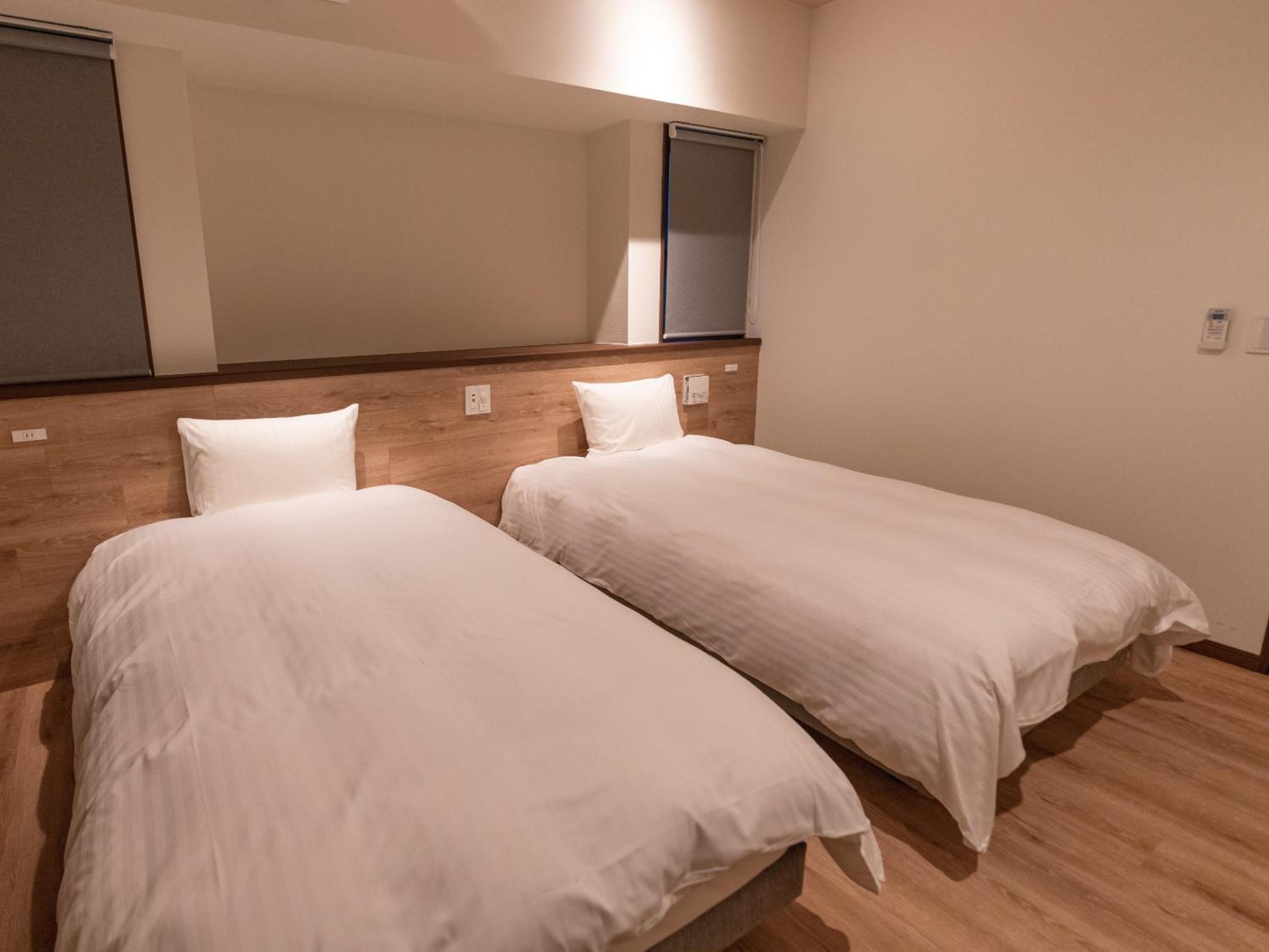 Suite with Balcony - Photo 6