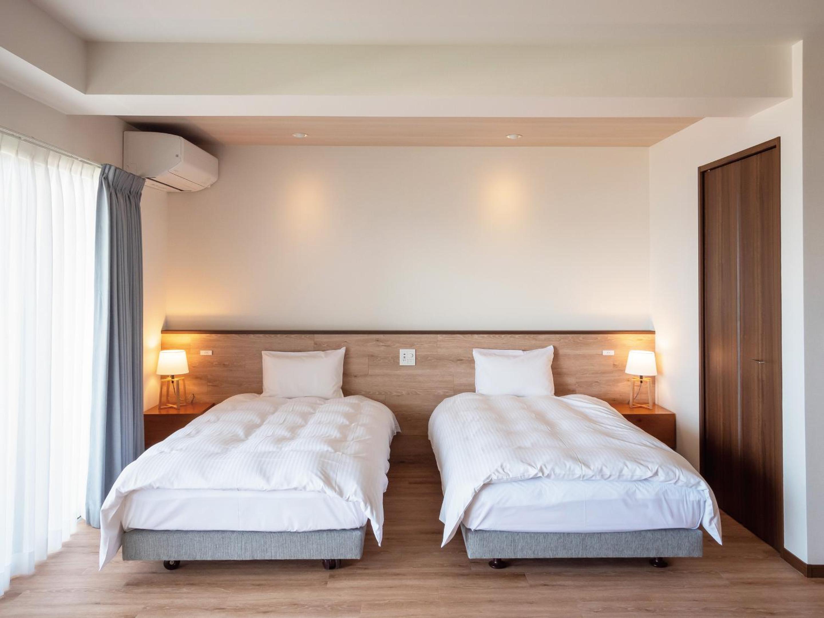 Suite with Balcony - Photo 5