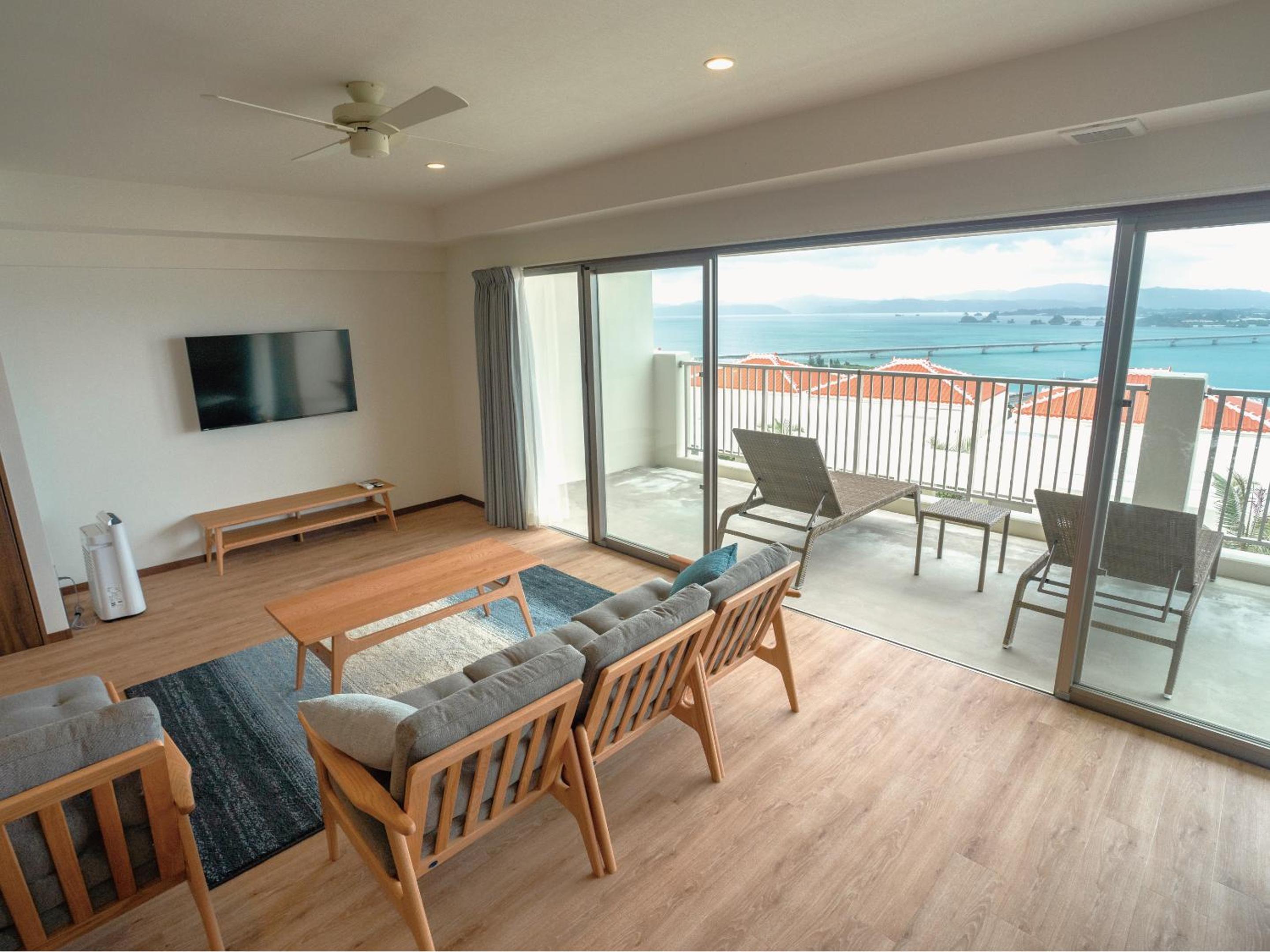 Suite with Balcony - Photo 10