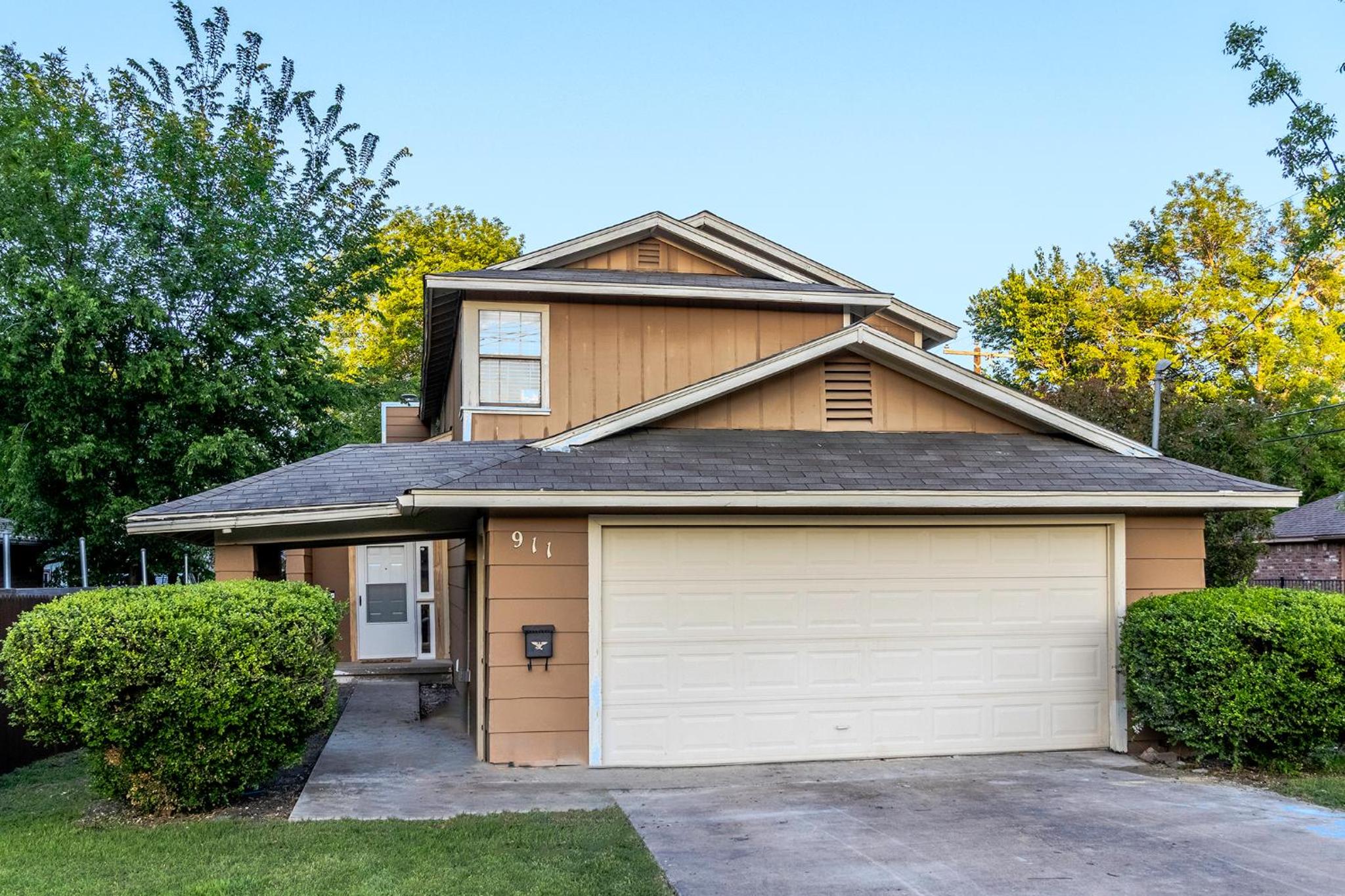 Three-Bedroom House photo 2