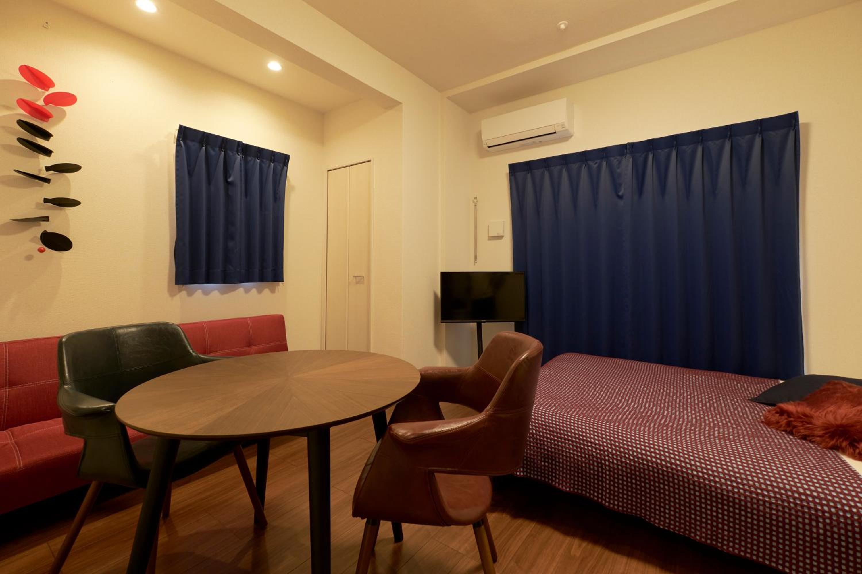 Economy Triple Room photo 3