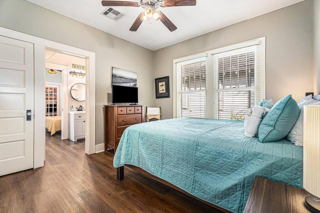 Two-Bedroom House photo 2