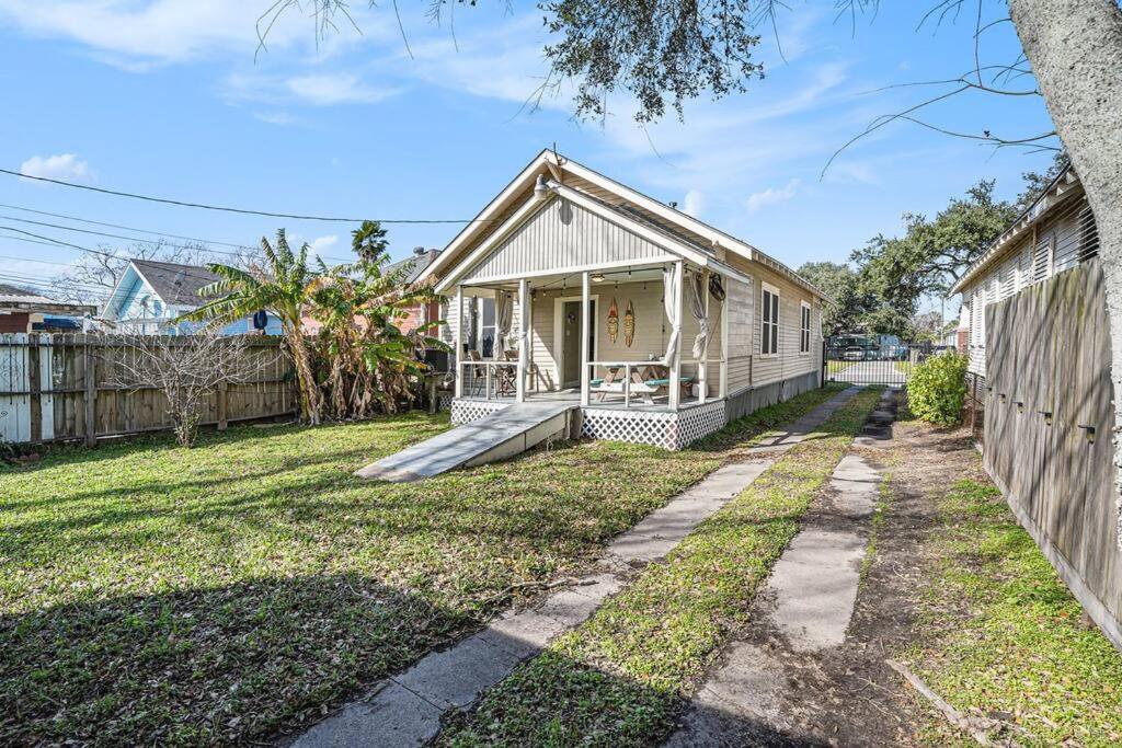 Two-Bedroom House photo 3