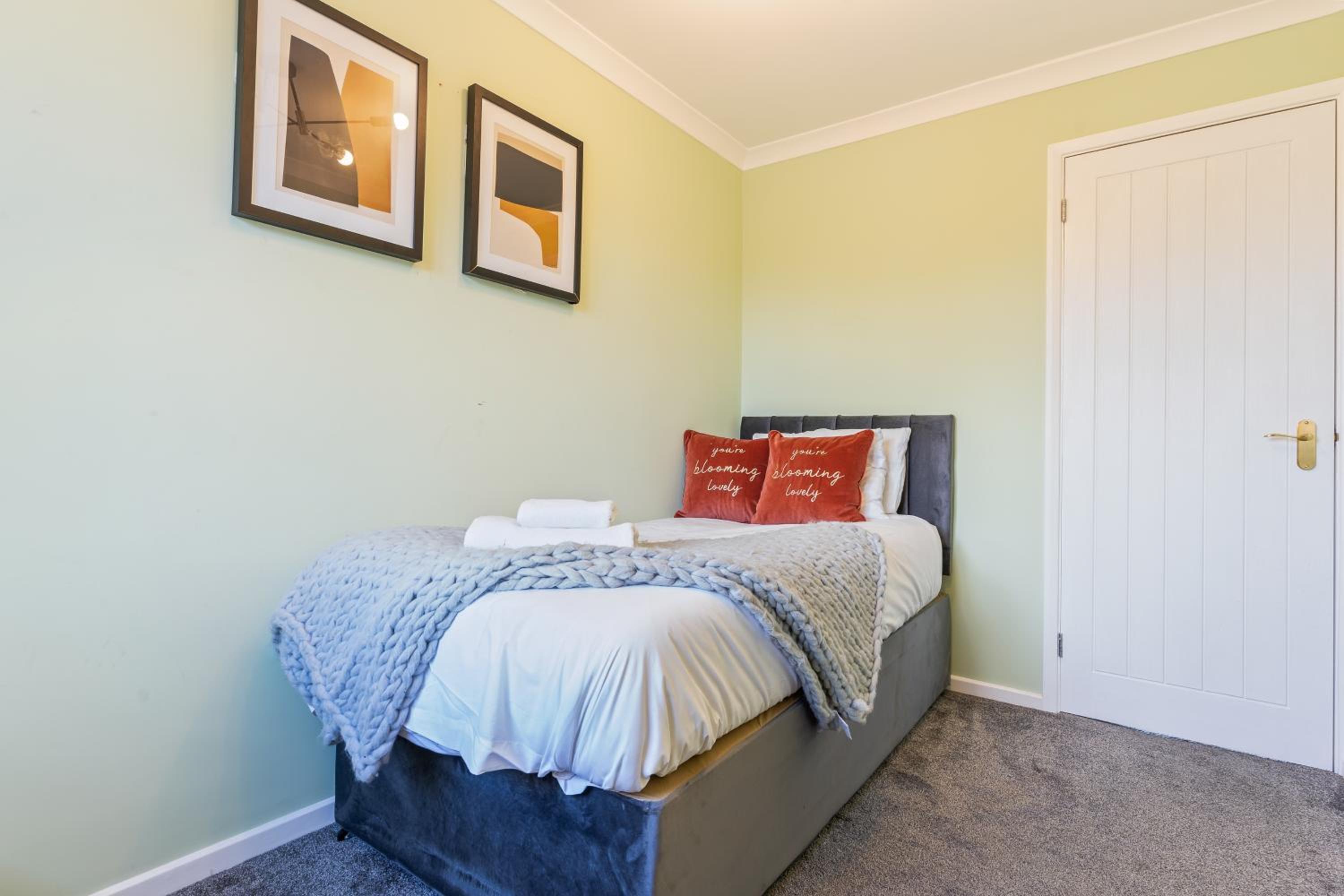 Three-Bedroom House photo 1