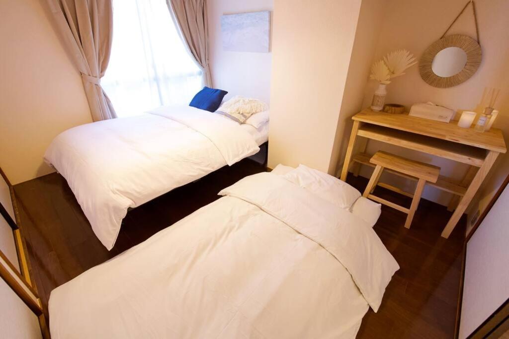 Three-Bedroom Apartment photo 2