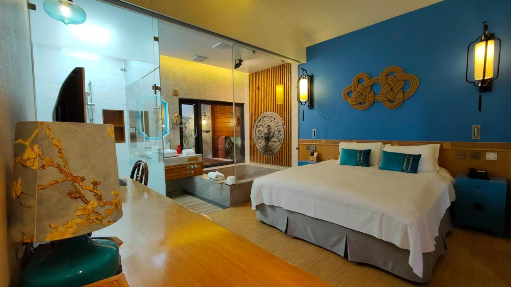 Queen Room