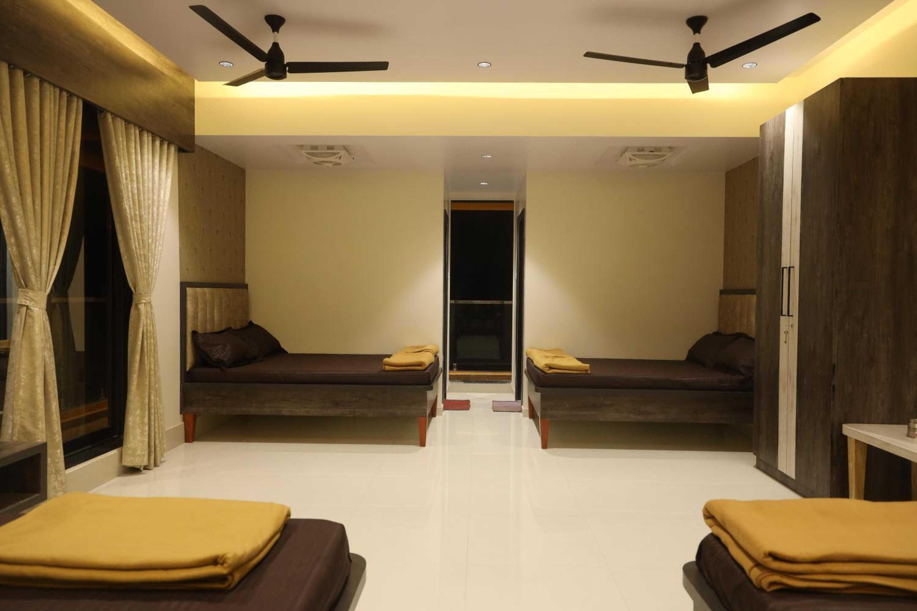 Family Room photo 1