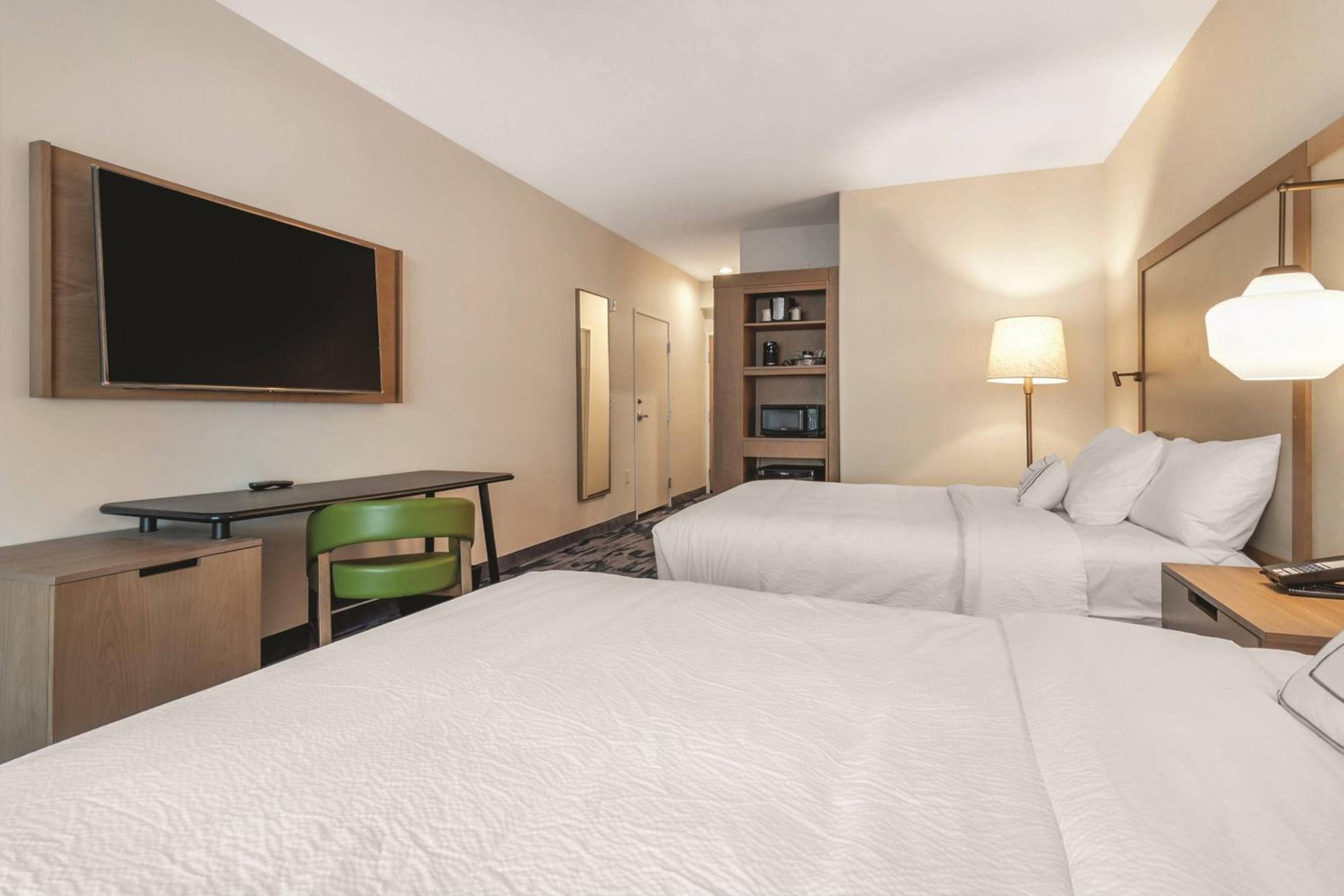 Queen Room with Two Queen Beds - Hearing Accessible