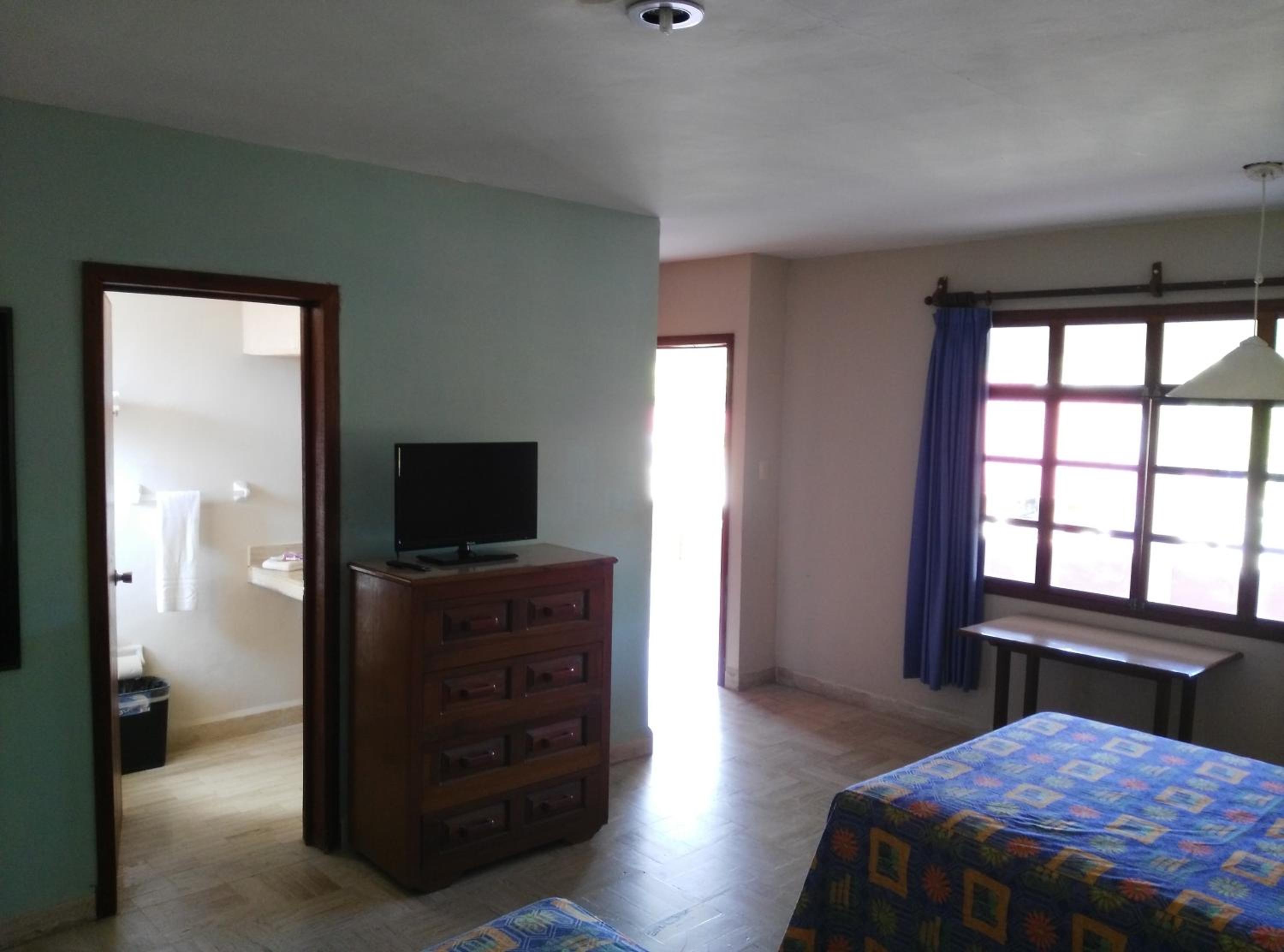 Standard Double Room with Two Double Beds photo 2