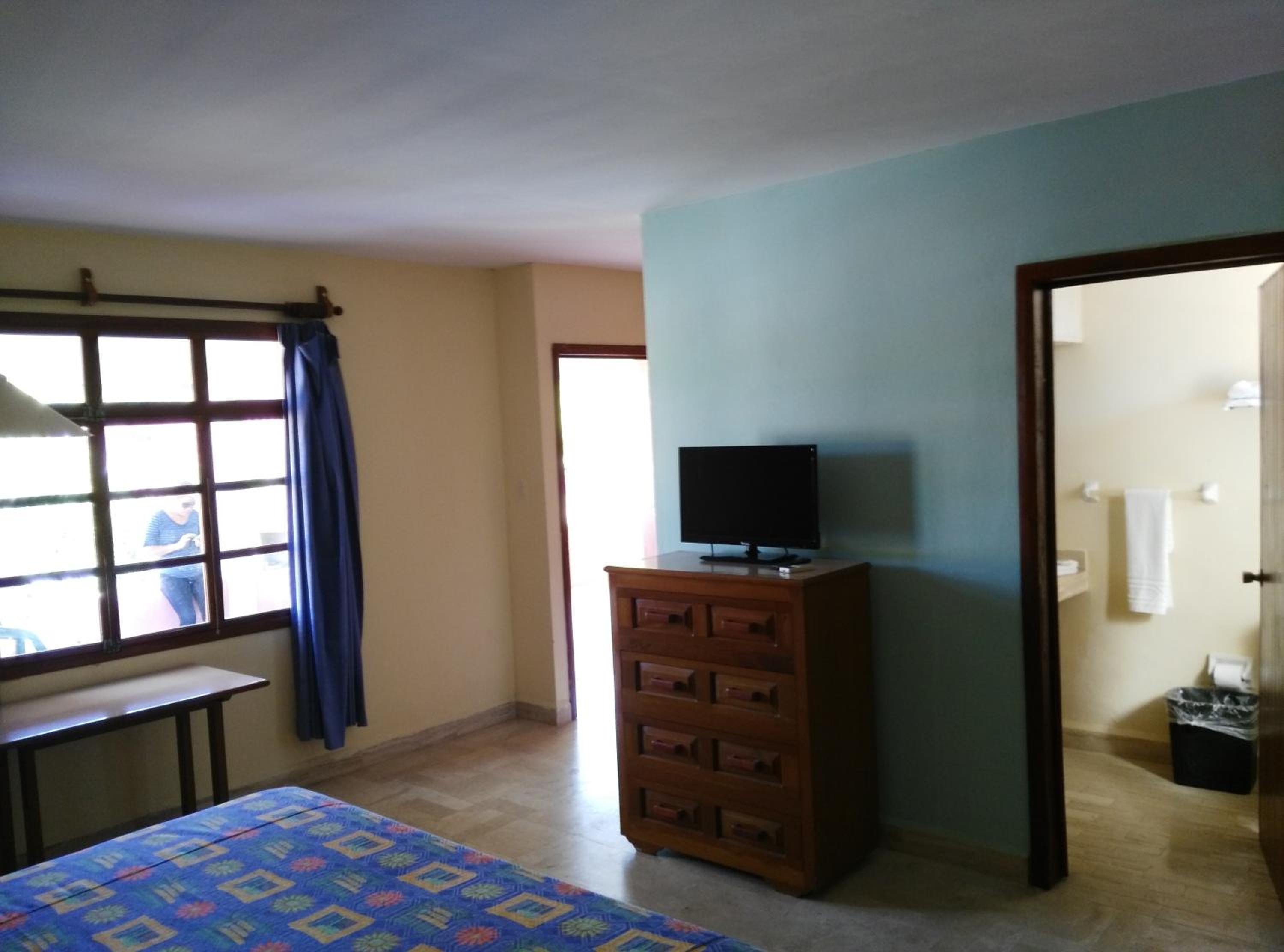Standard King Room photo 2