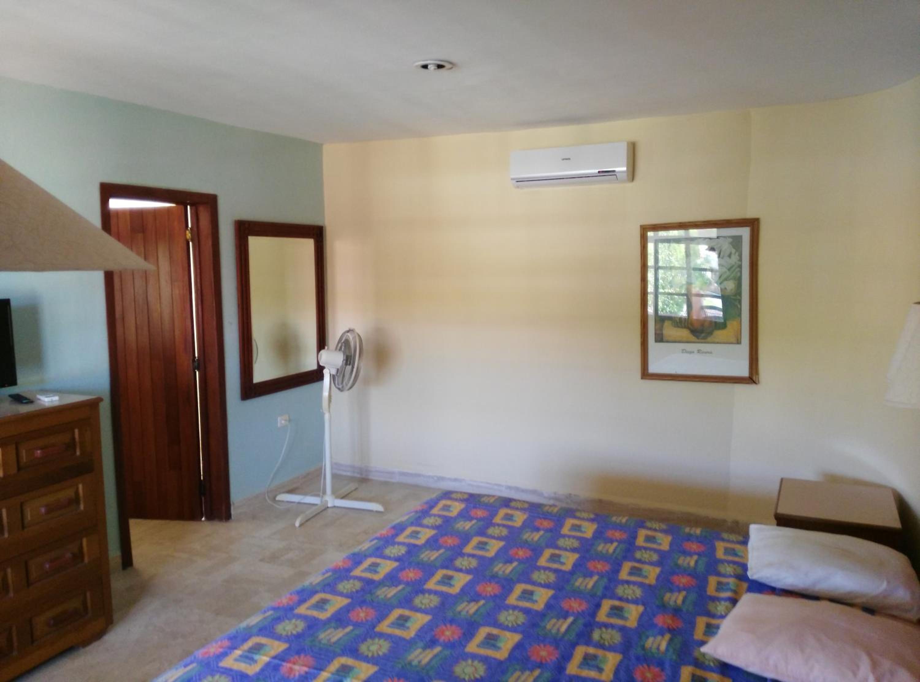 Standard King Room photo 3