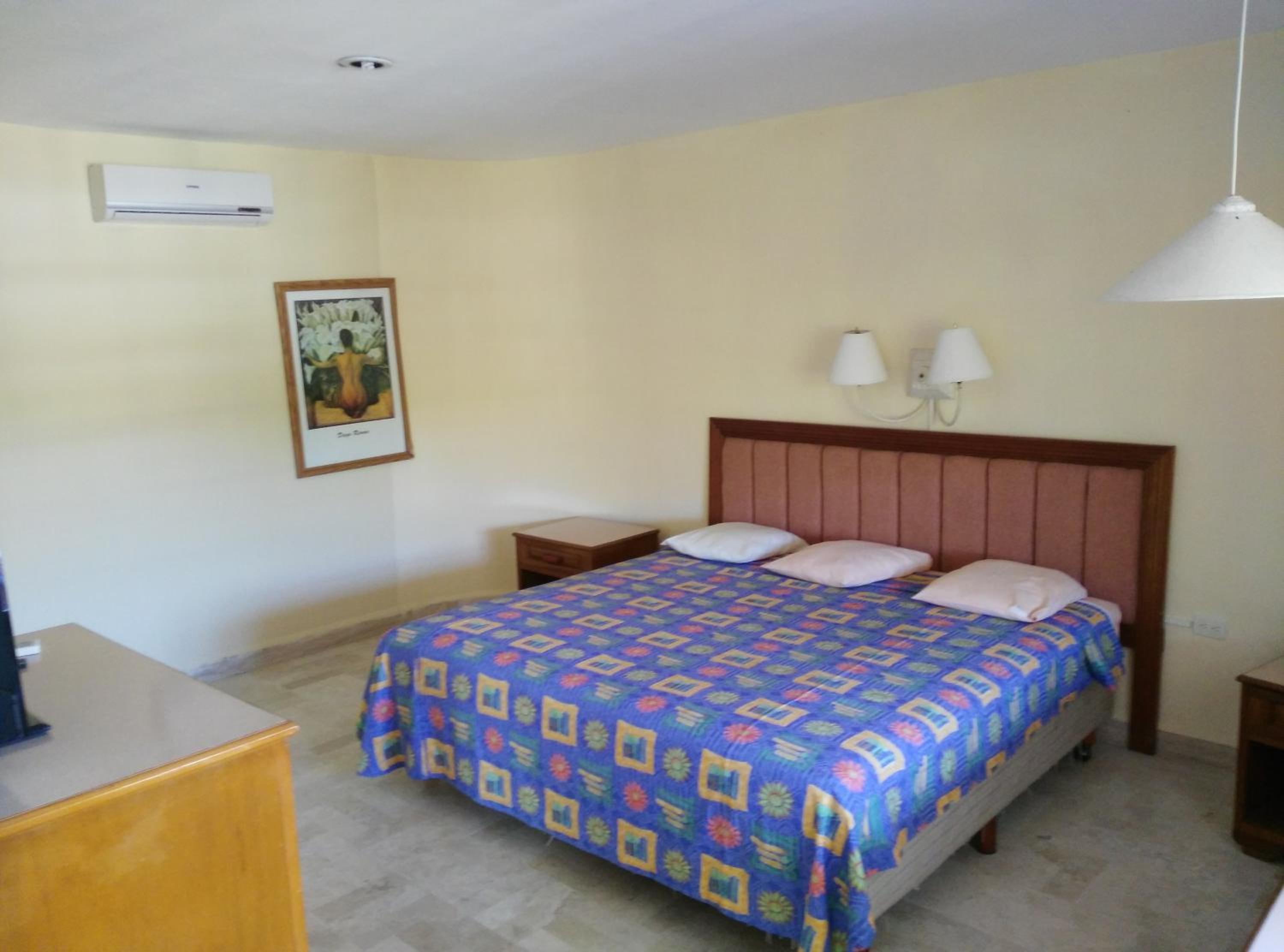 Standard King Room photo 1