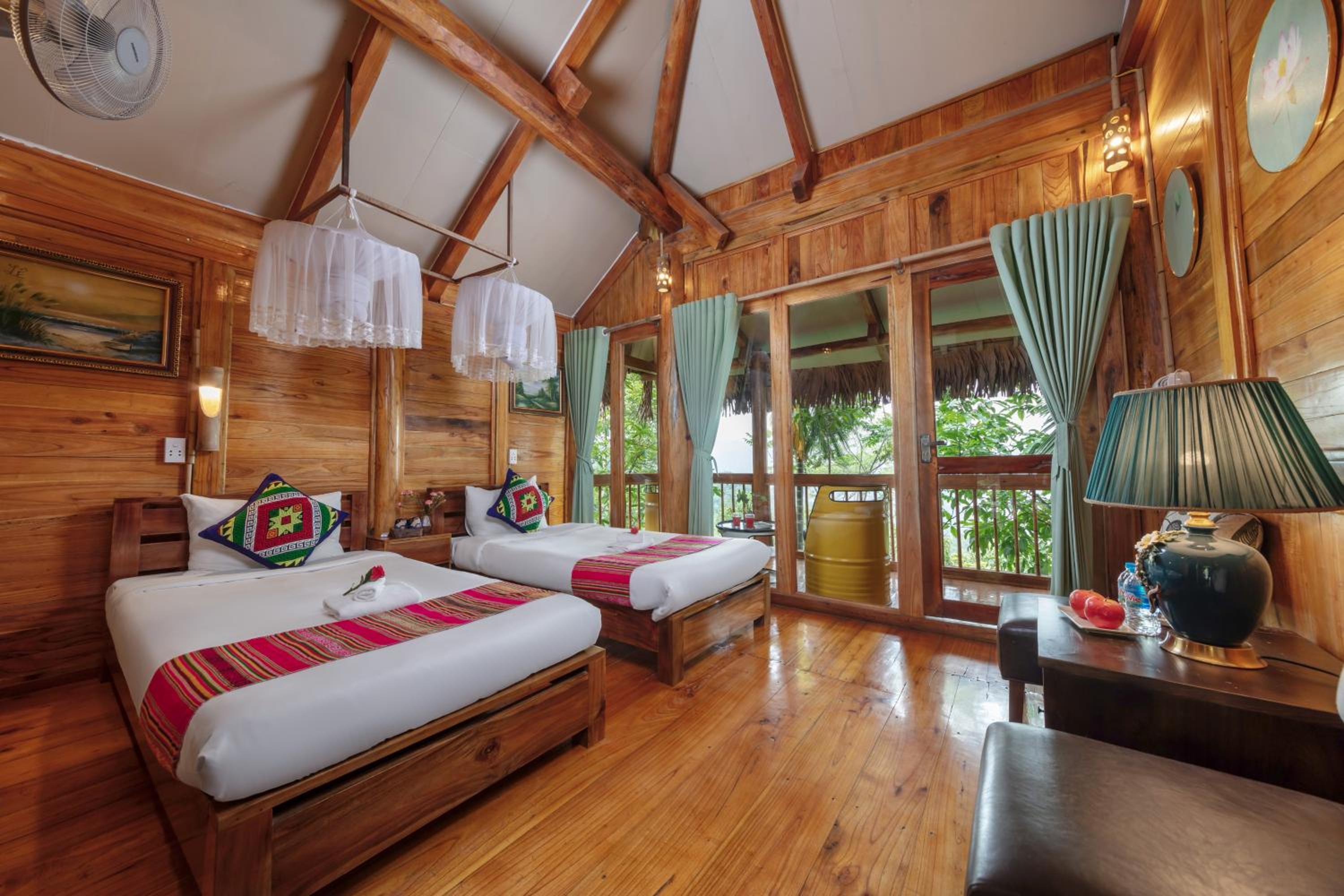Deluxe Bungalow with Garden View photo 2