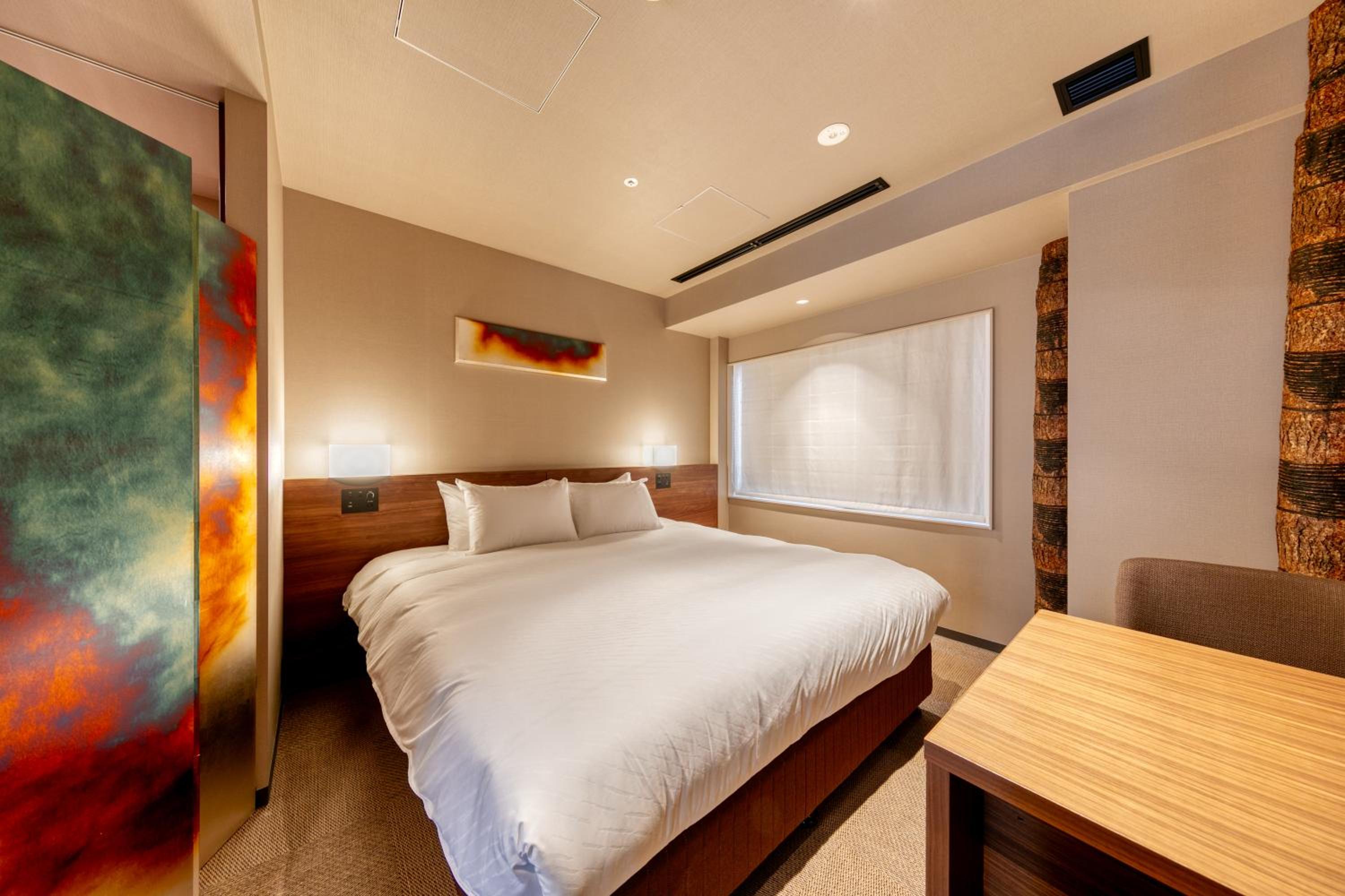 Room Selected at Check-In without Shower and TV - No Request Acceptable including Bed Types photo 1