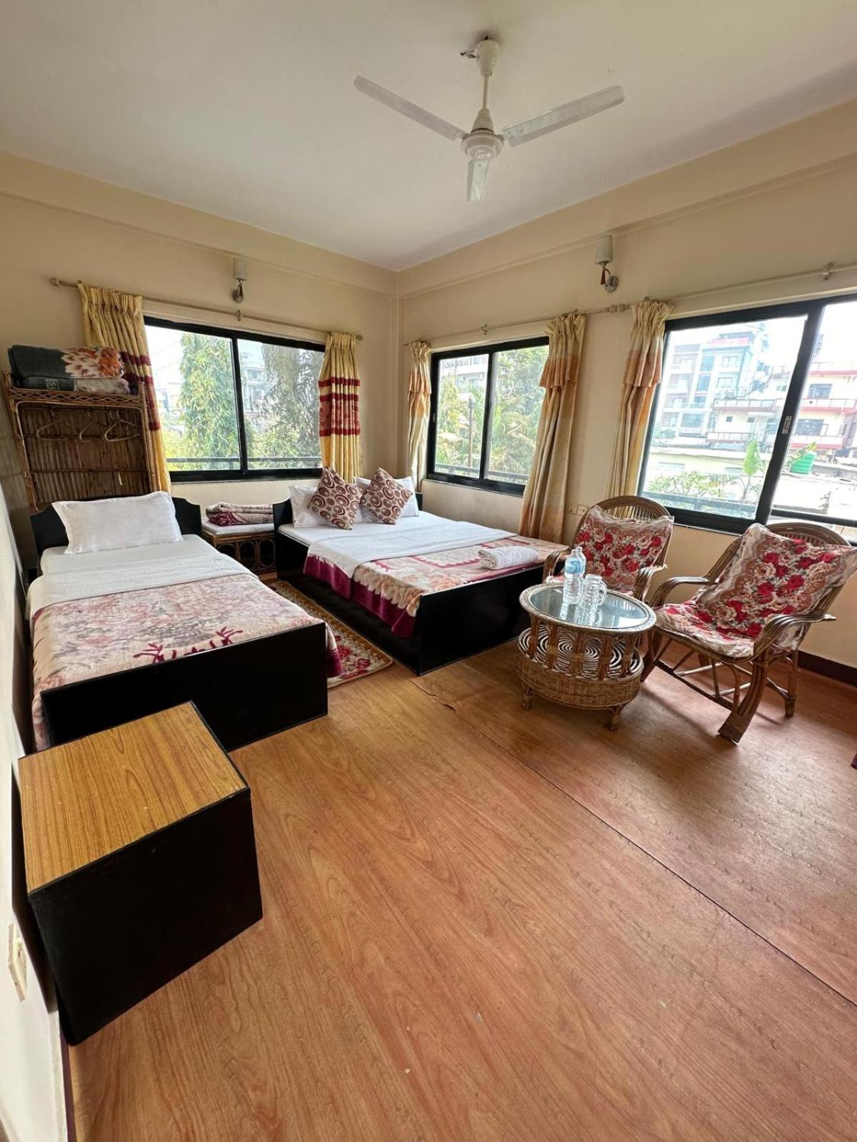 Family Room with Garden View photo 3