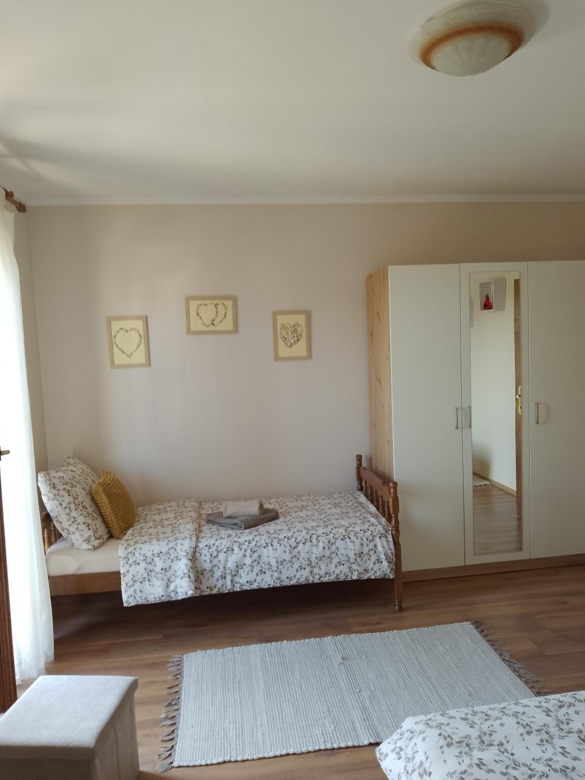 Two-Bedroom Apartment - Photo 23