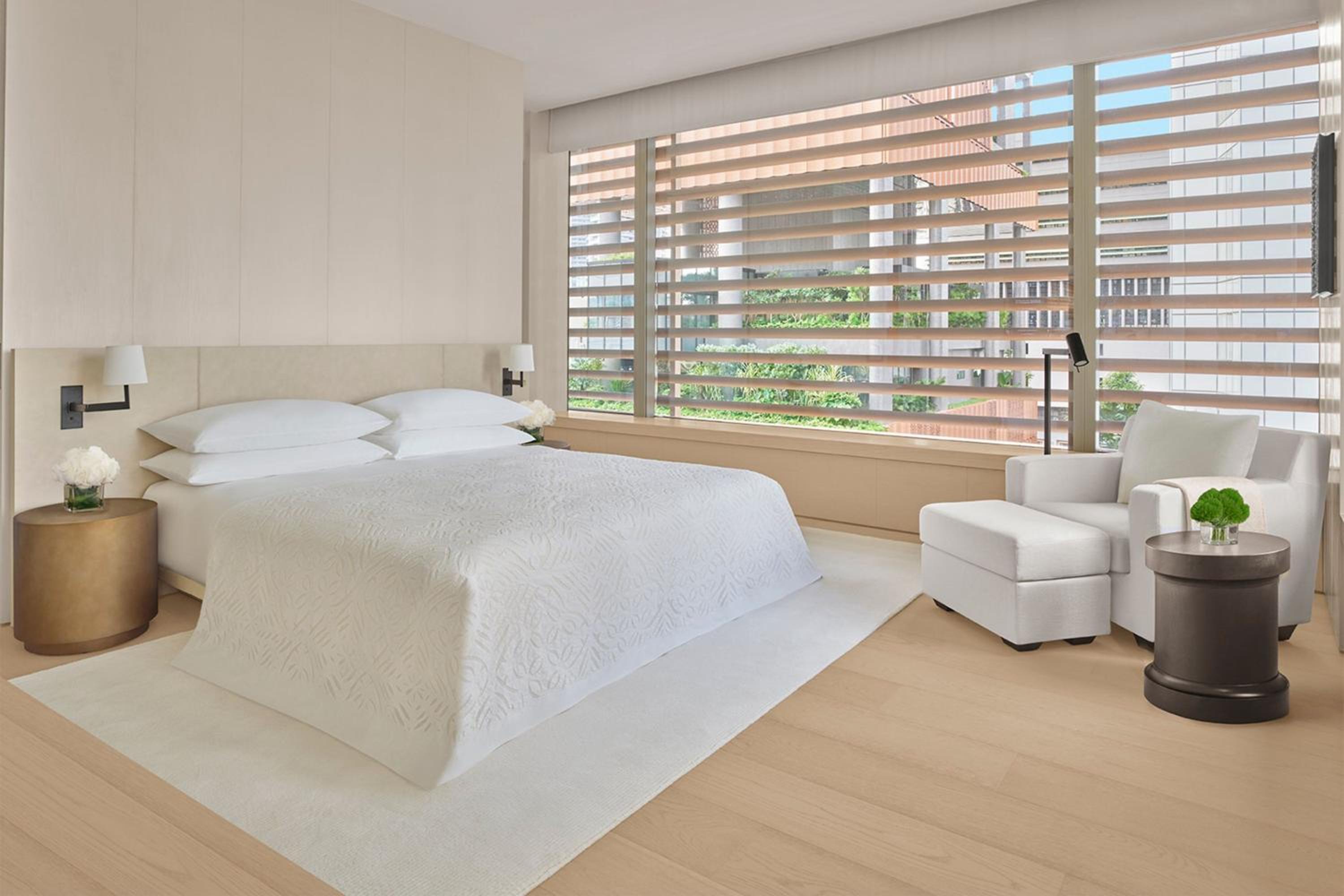 Tanglin Suite, 1 Bedroom Larger Suite, 1 King, Corner room, Upper floor photo 1